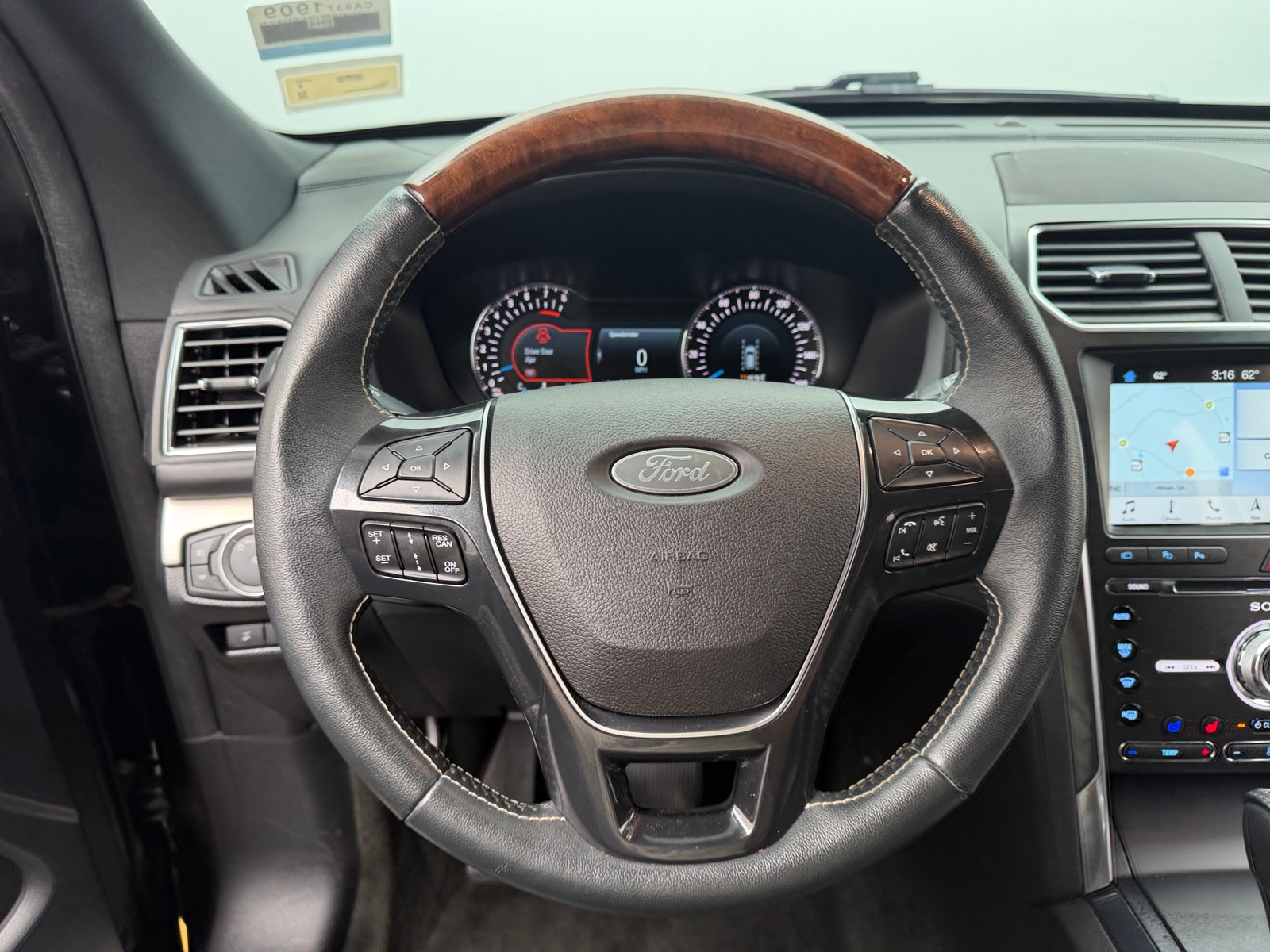 Thumbnail: 2018 Ford Explorer - 4