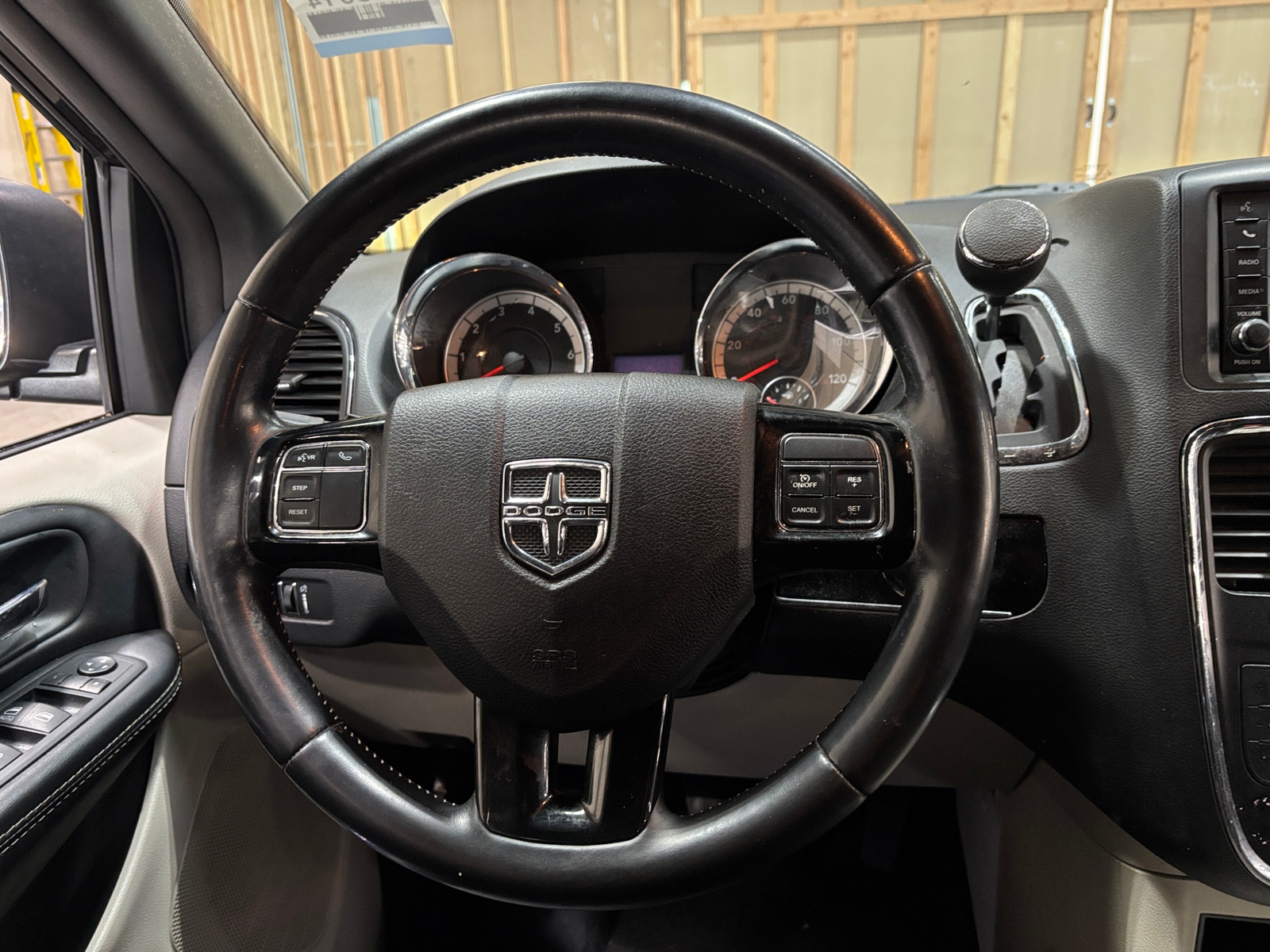 Thumbnail: 2020 Dodge Grand Caravan - 4