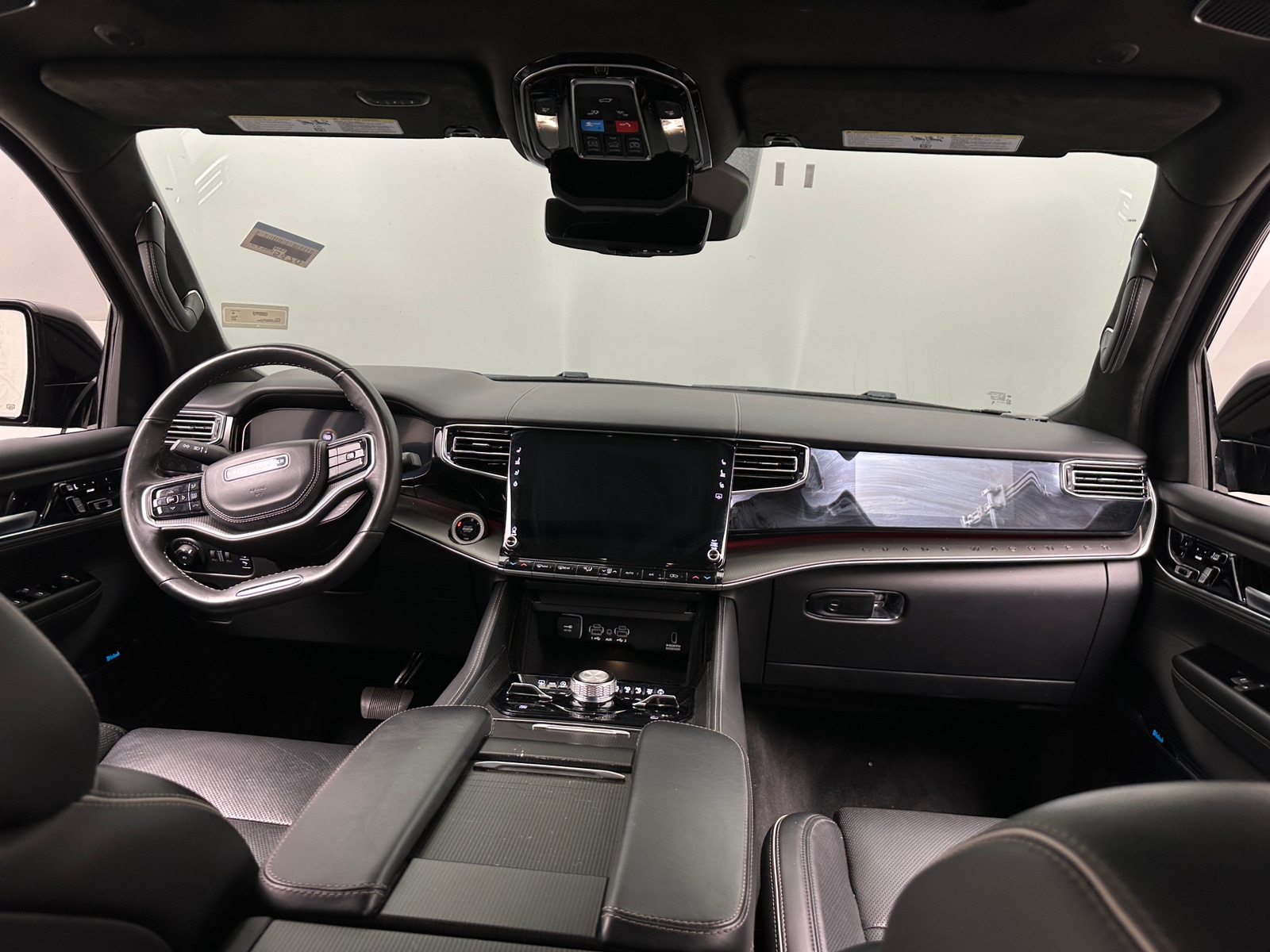 Thumbnail: 2024 Jeep Grand Wagoneer L - 2