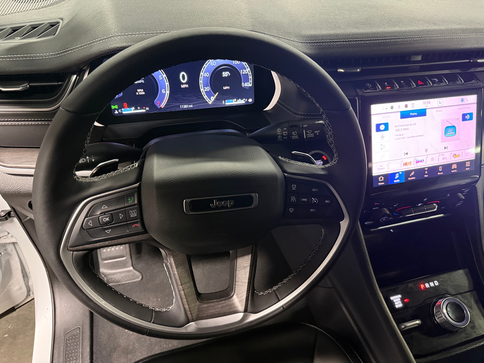 Thumbnail: 2025 Jeep Grand Cherokee L - 4