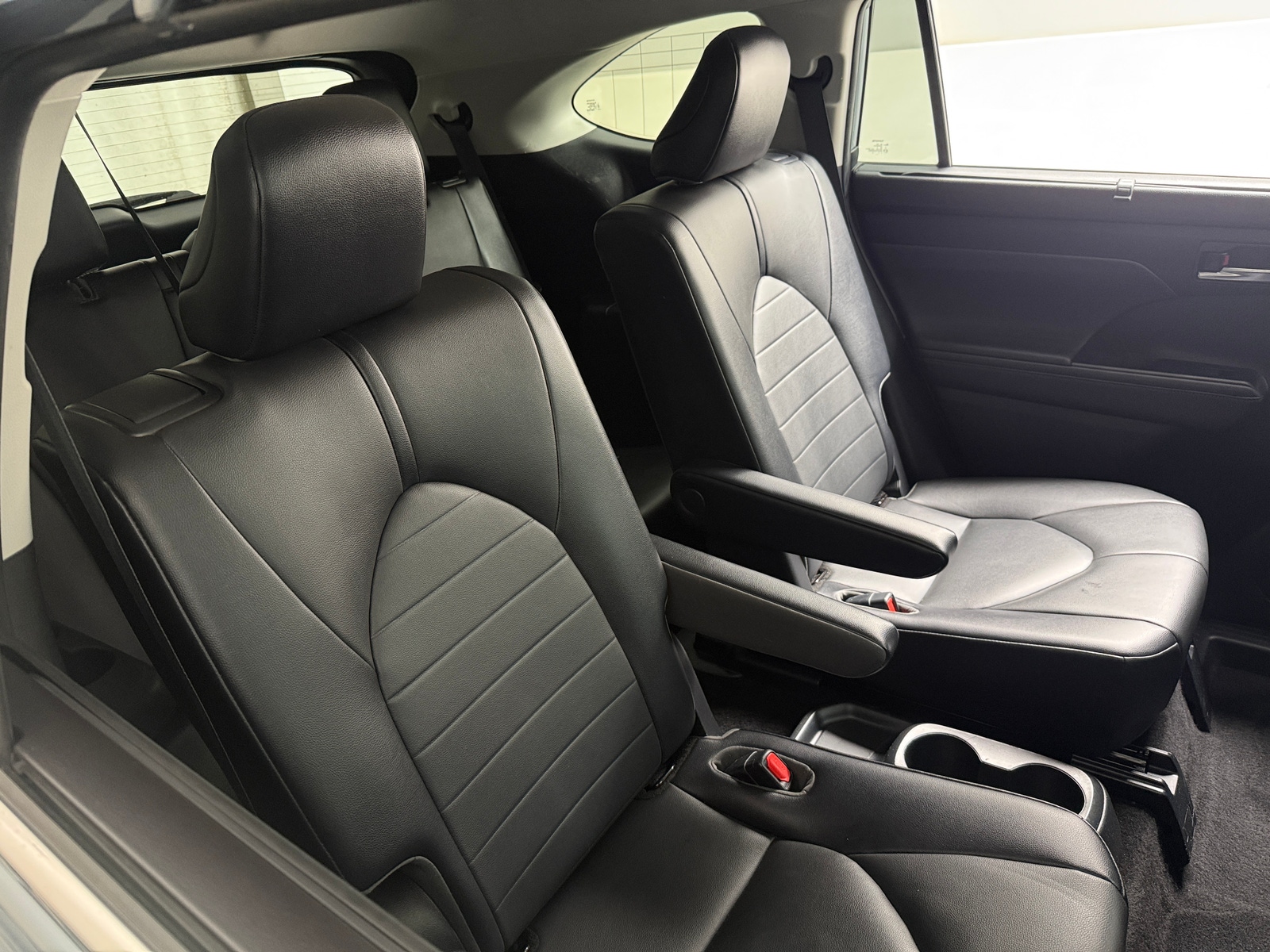 Thumbnail: 2020 Toyota Highlander - 6