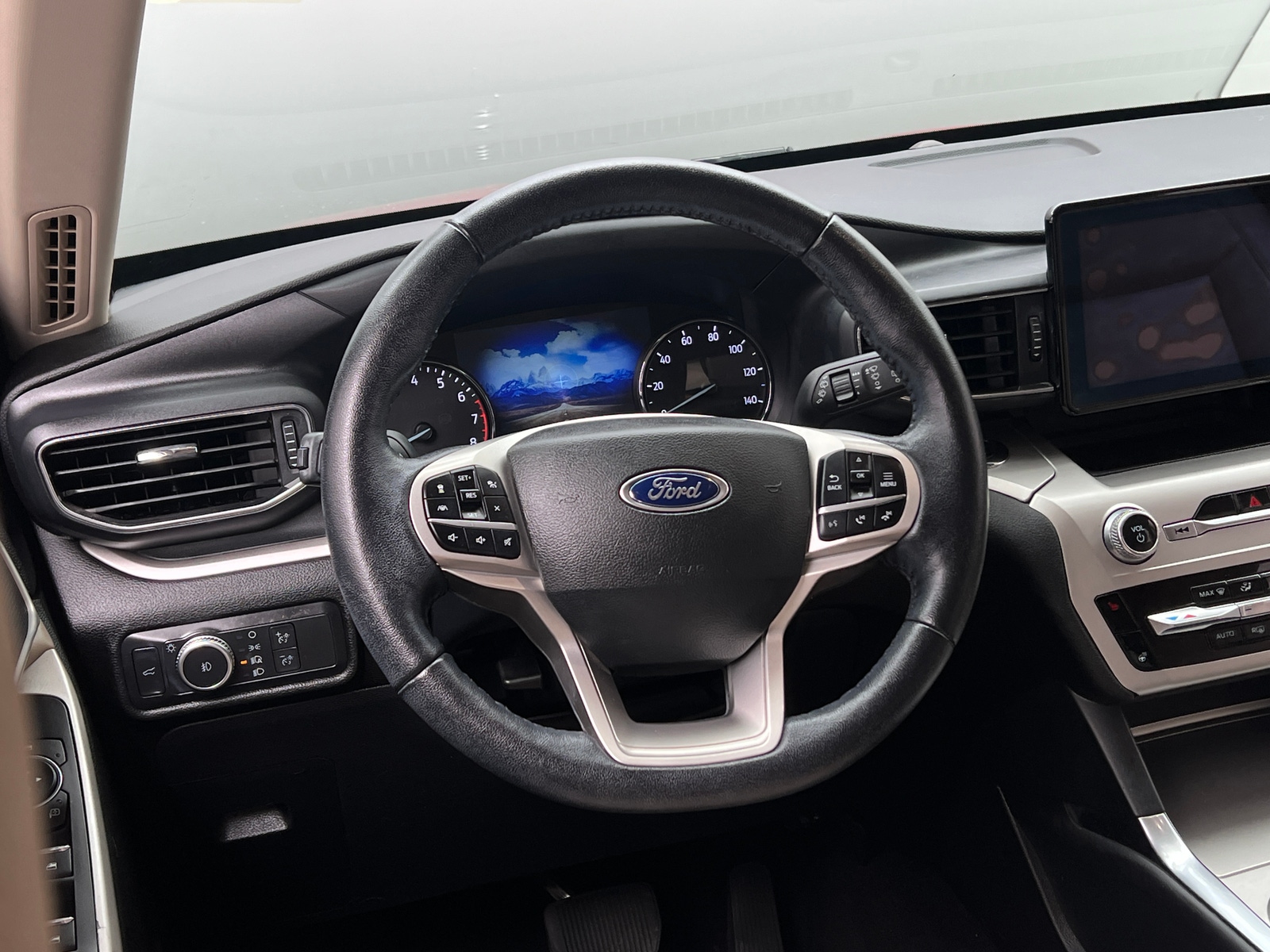Thumbnail: 2022 Ford Explorer - 4