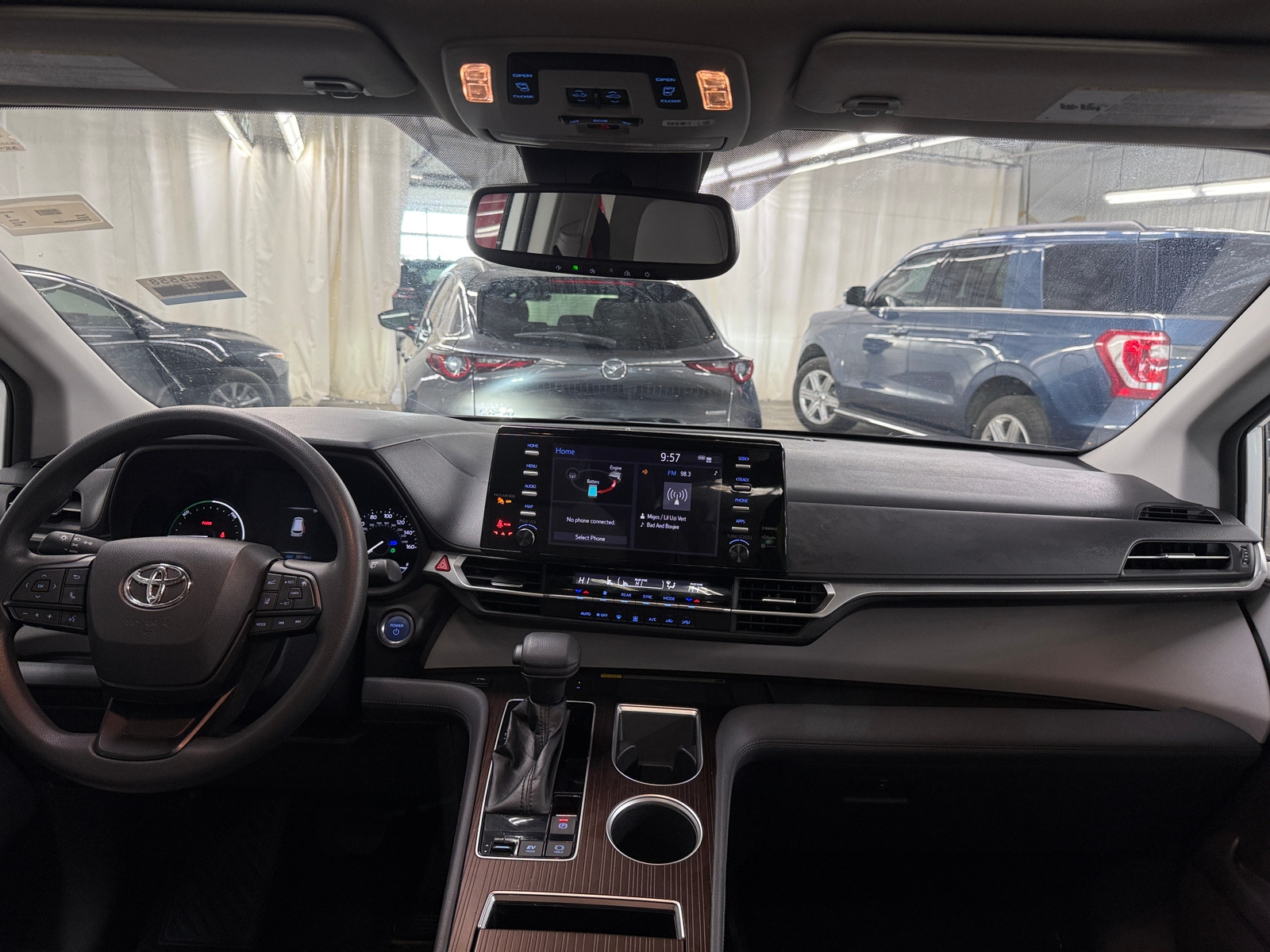 Thumbnail: 2023 Toyota Sienna - 3