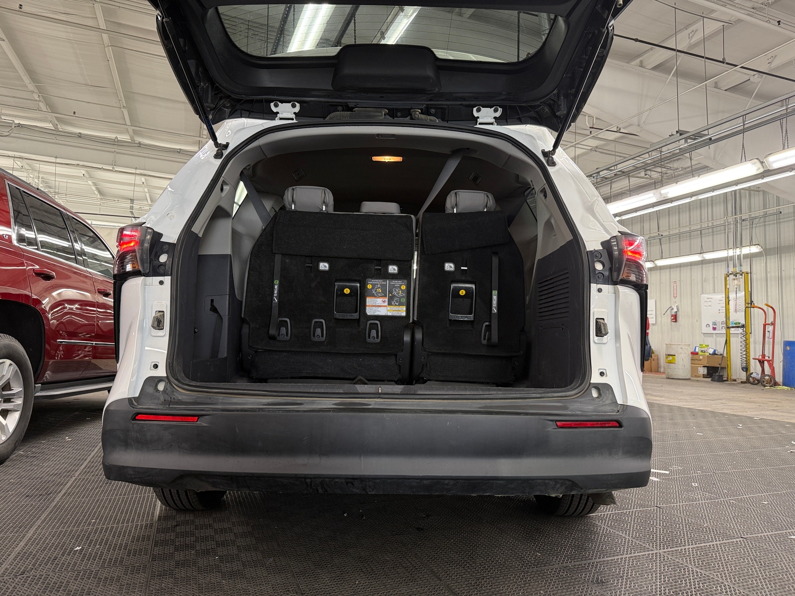 Thumbnail: 2023 Toyota Sienna - 7