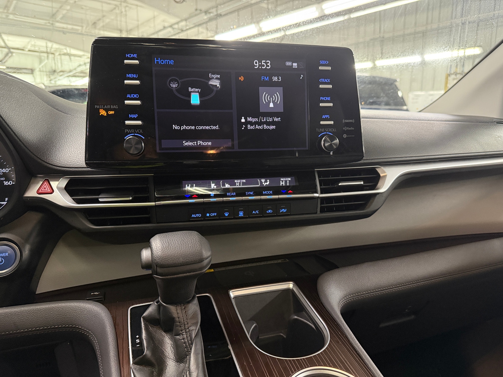 Thumbnail: 2023 Toyota Sienna - 4