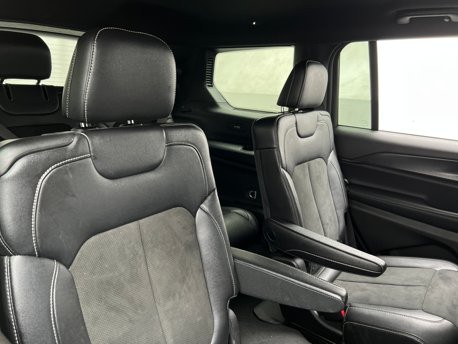 Thumbnail: 2023 Jeep Grand Cherokee L - 5