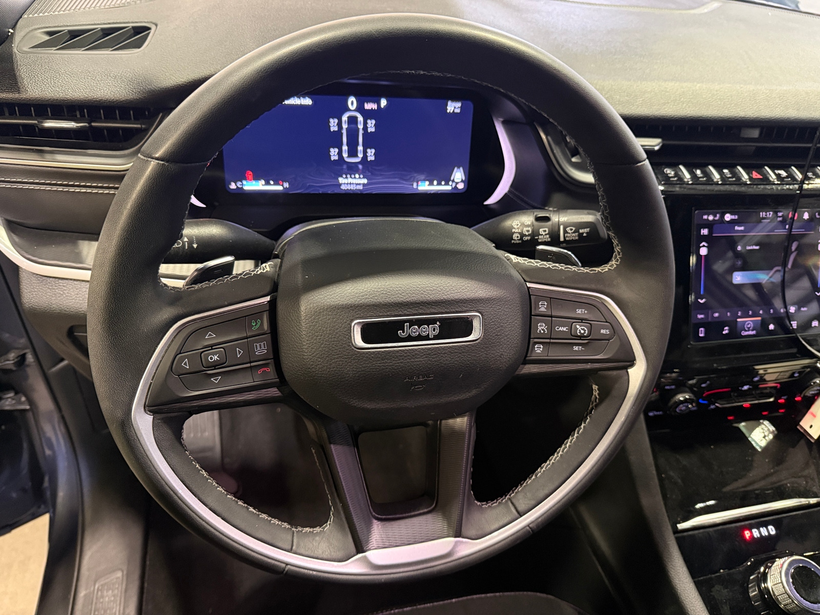 Thumbnail: 2023 Jeep Grand Cherokee L - 4