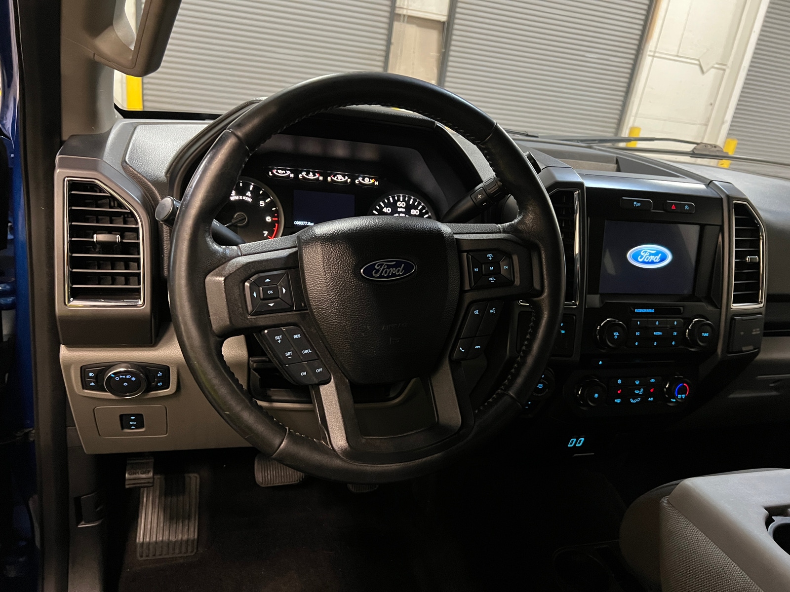Thumbnail: 2017 Ford Econoline - 5