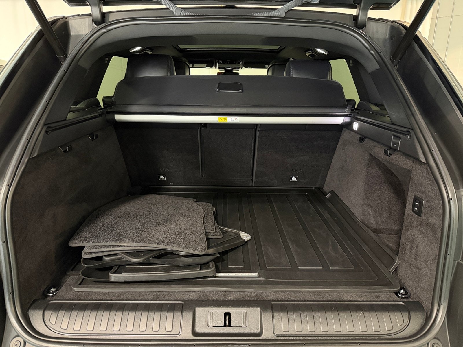 Thumbnail: 2022 Land Rover Range Rover Sport - 7