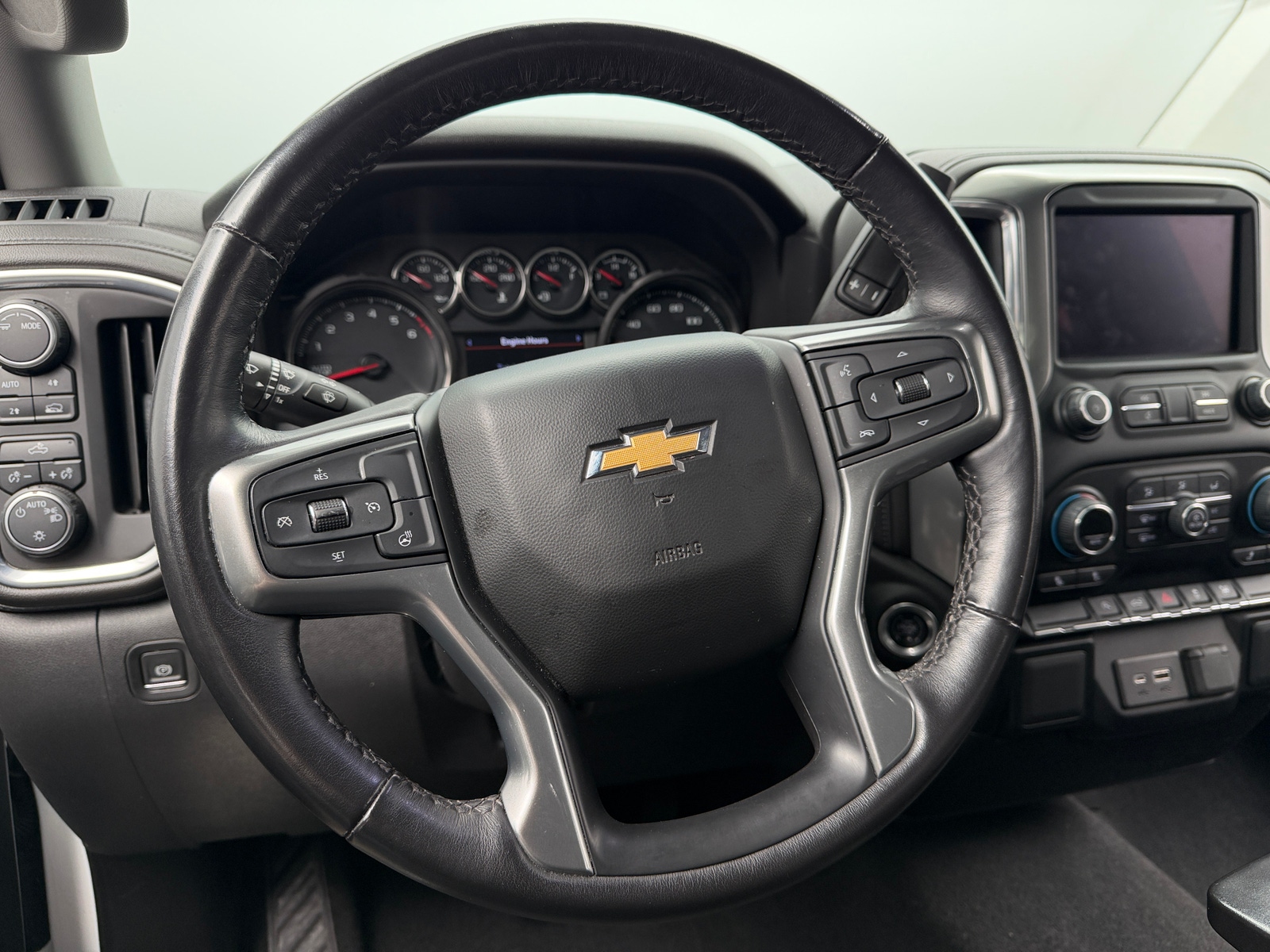 Thumbnail: 2022 Chevrolet Silverado 1500 - 5
