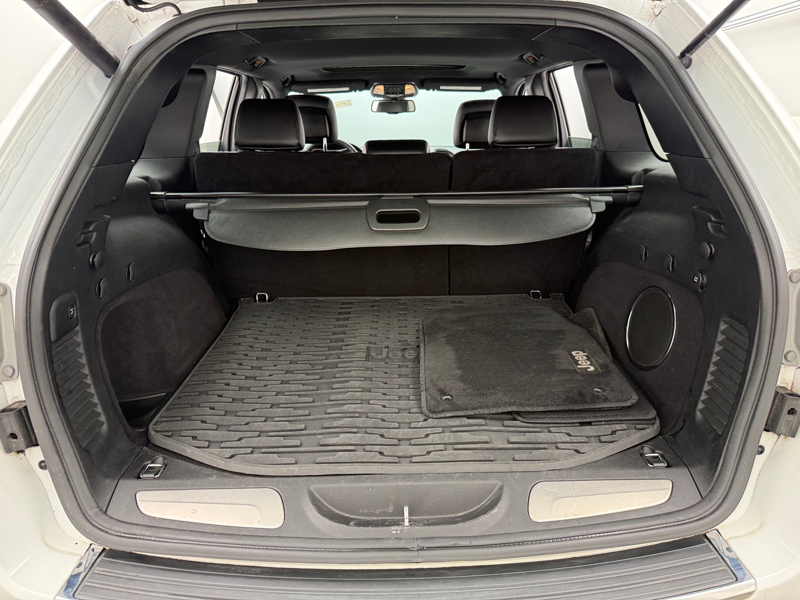 Thumbnail: 2014 Jeep Grand Cherokee - 6