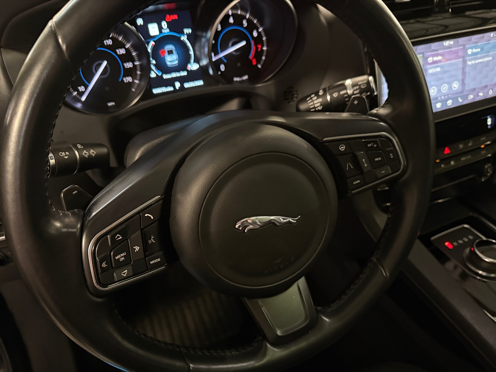 Thumbnail: 2019 Jaguar F-Pace - 4