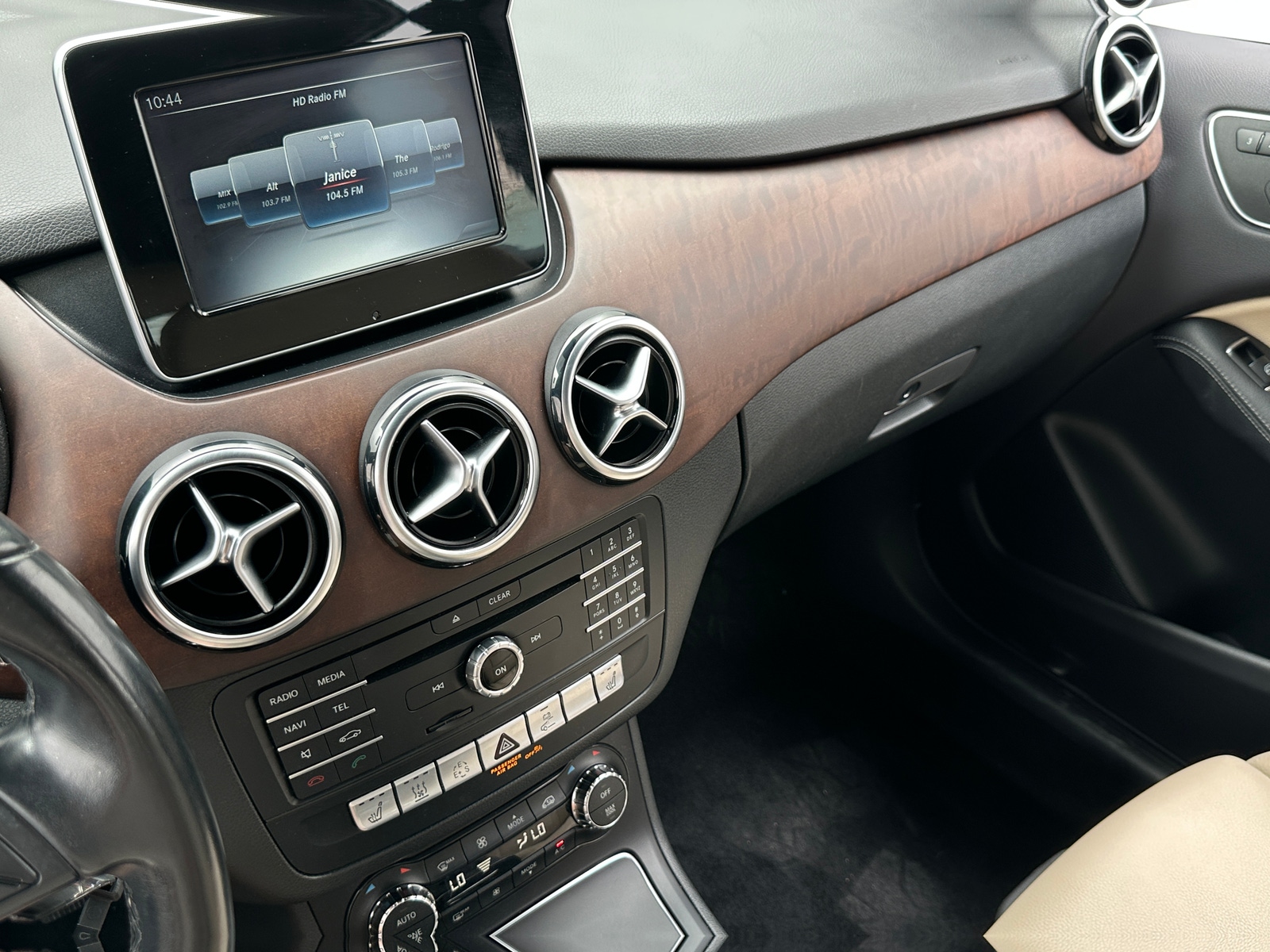 Thumbnail: 2017 Mercedes-Benz B-Class - 3
