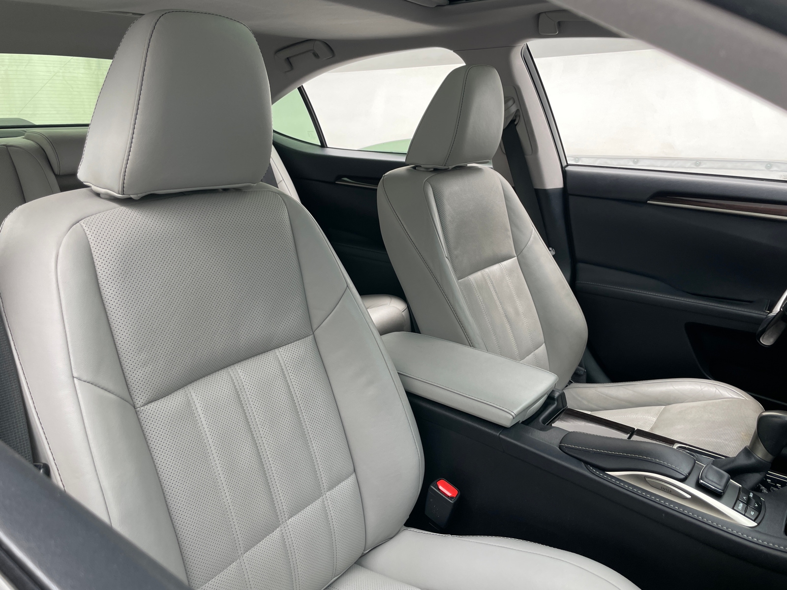 Thumbnail: 2017 Lexus ES - 2