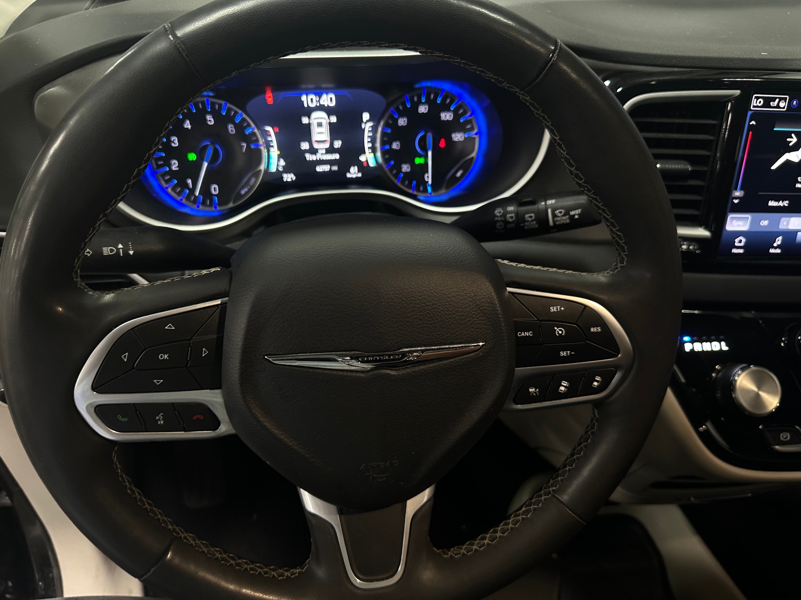 Thumbnail: 2024 Chrysler Pacifica - 4