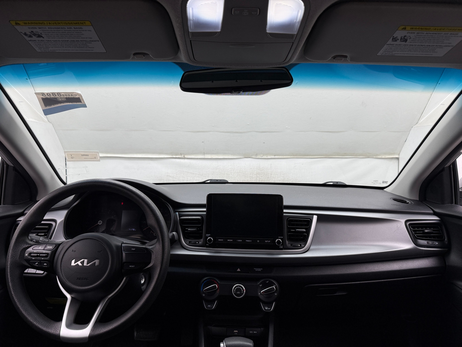 Thumbnail: 2023 Kia Rio - 3