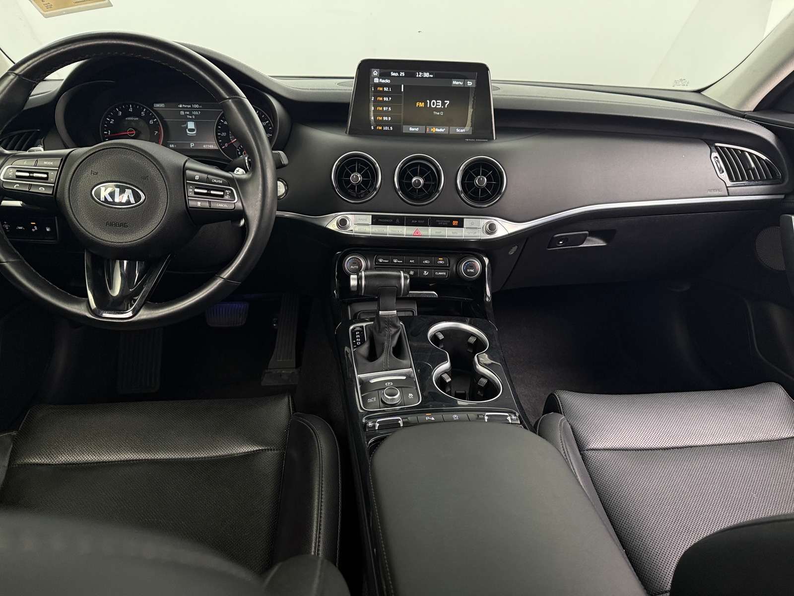 Thumbnail: 2019 Kia Stinger - 2