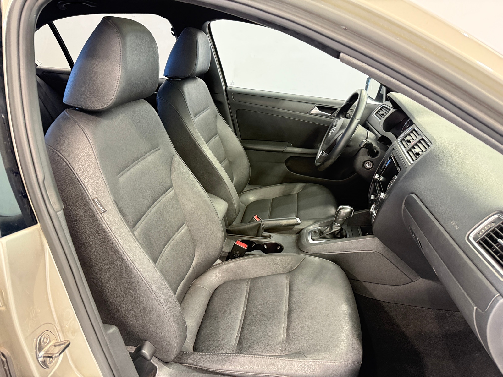 Thumbnail: 2012 Volkswagen Jetta - 2