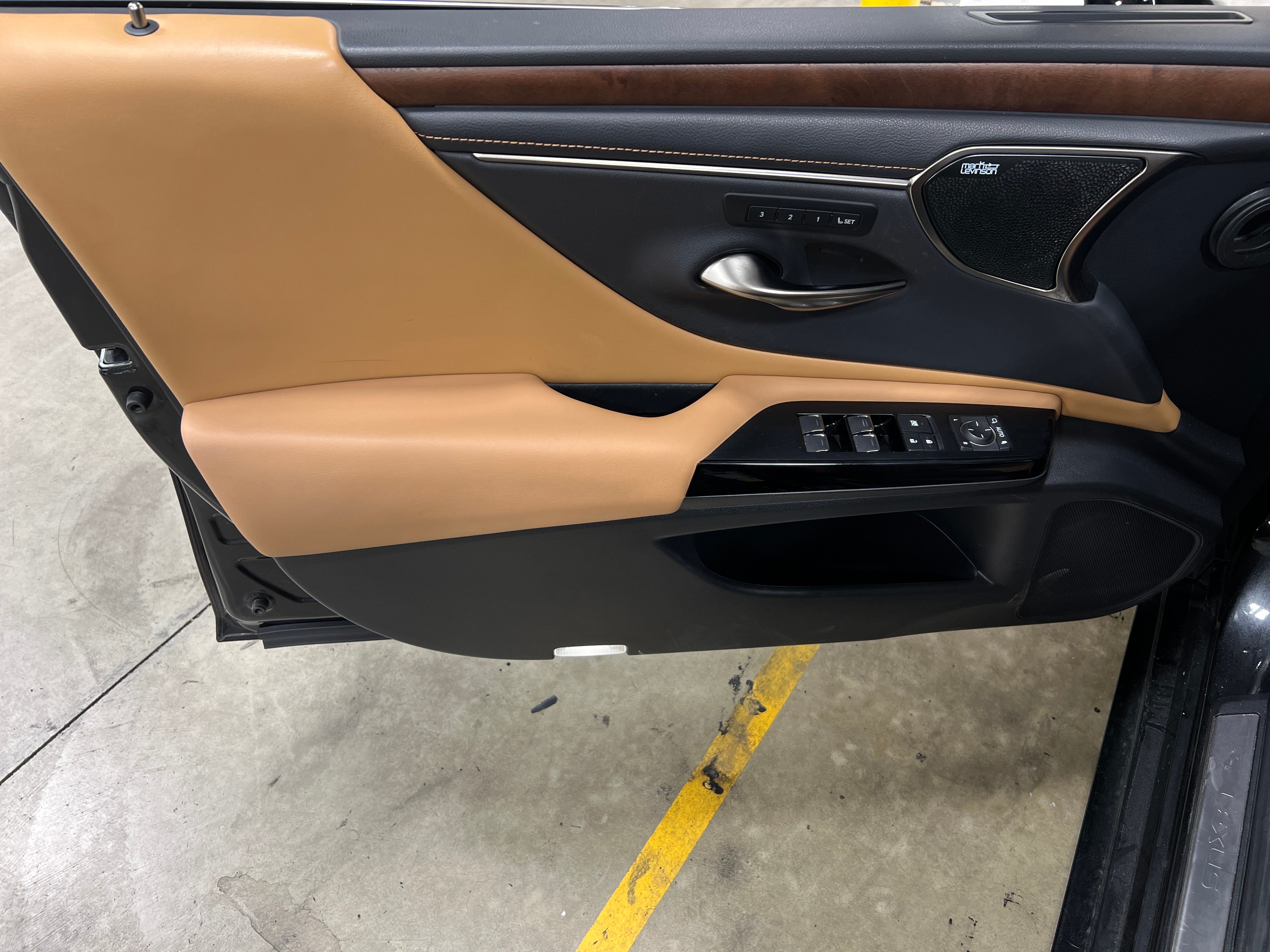 2023 Lexus ES Hybrid