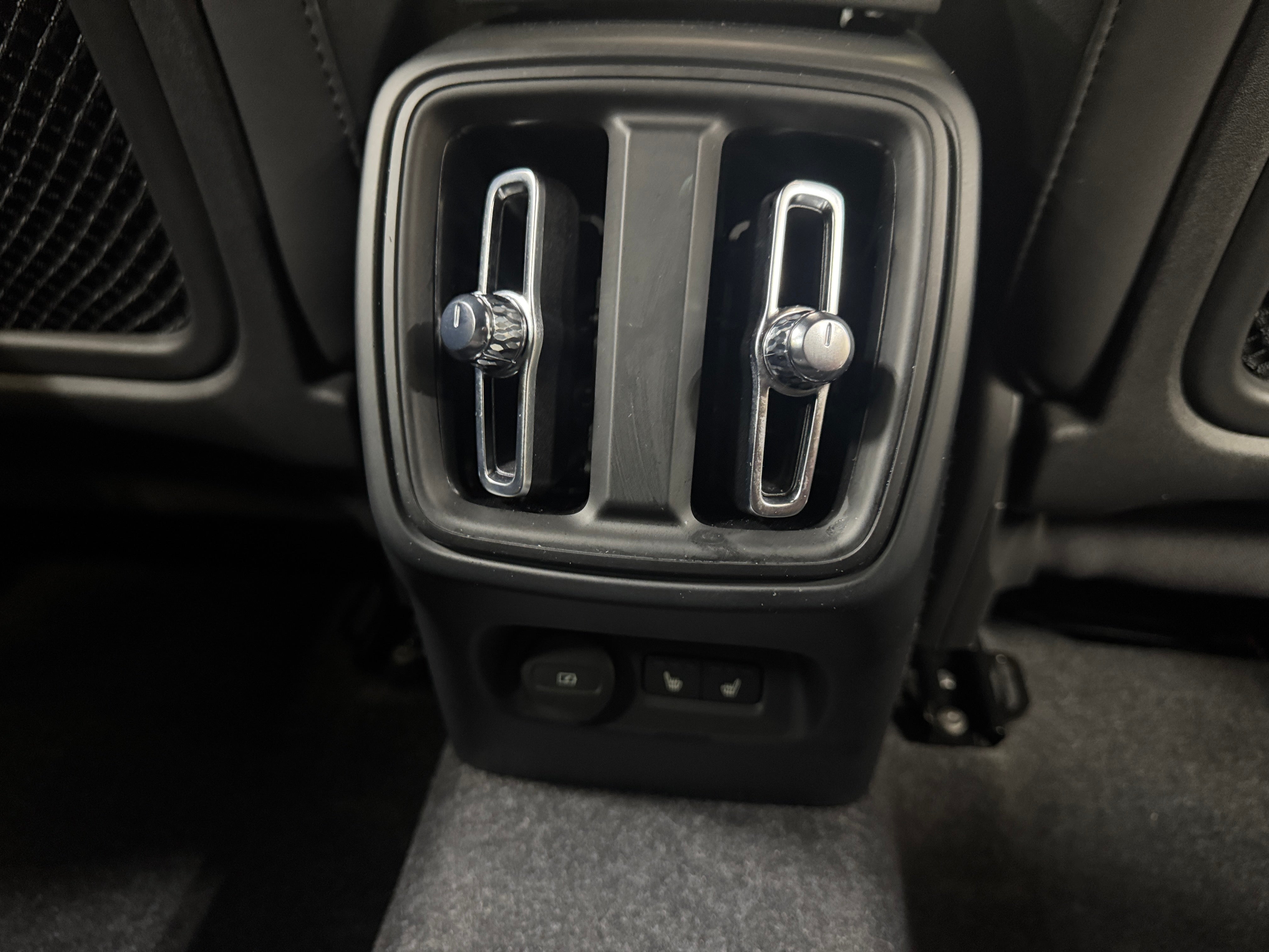 2025 Volvo XC40 Ultra