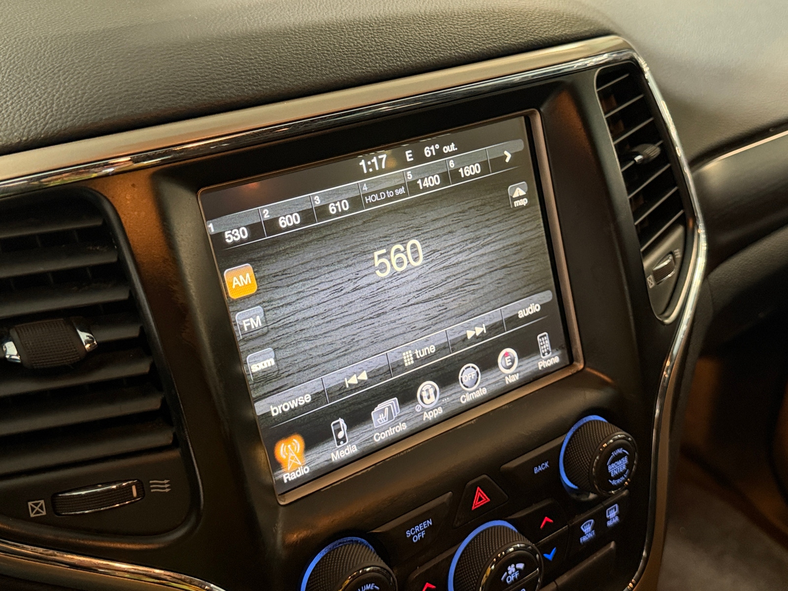Thumbnail: 2015 Jeep Grand Cherokee - 3