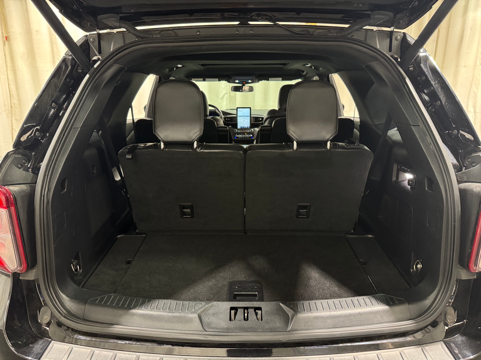 Thumbnail: 2020 Ford Explorer - 6