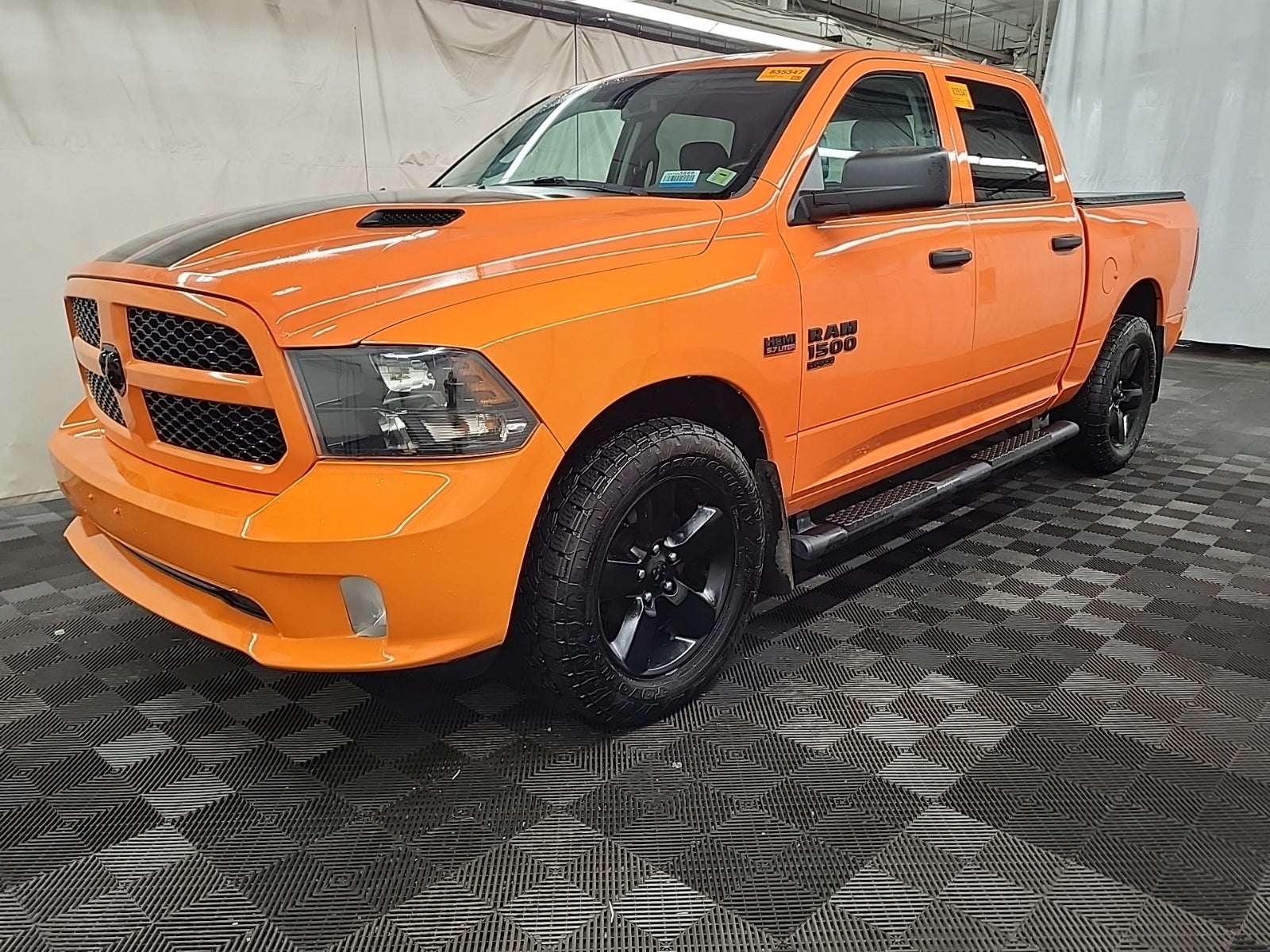 2019 Ram 1500 Classic Express 4x4 Crew Cab 5'7" Box