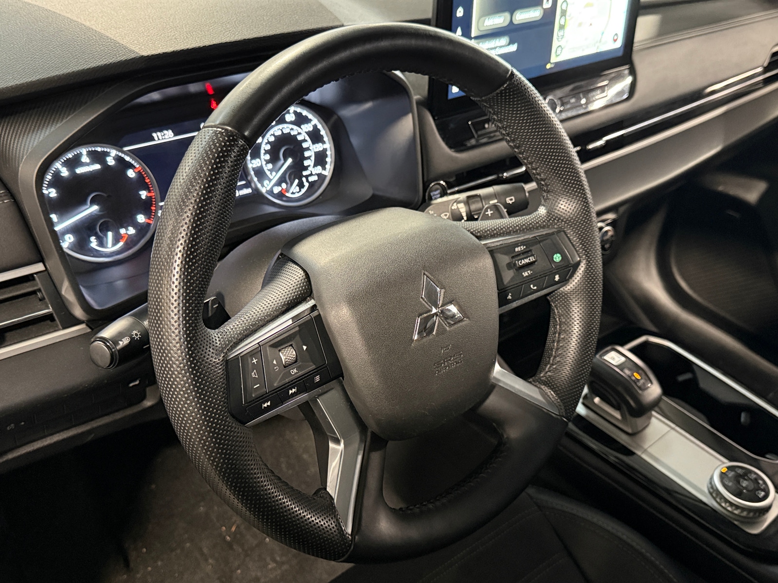 Thumbnail: 2025 Mitsubishi Outlander - 5
