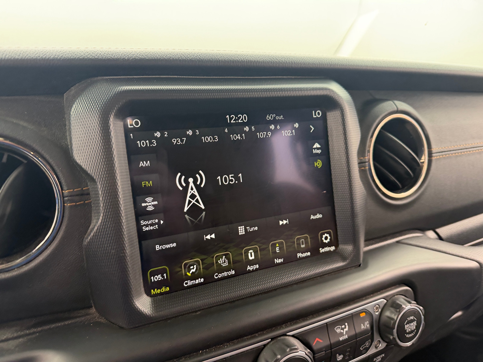 Thumbnail: 2021 Jeep Wrangler - 3