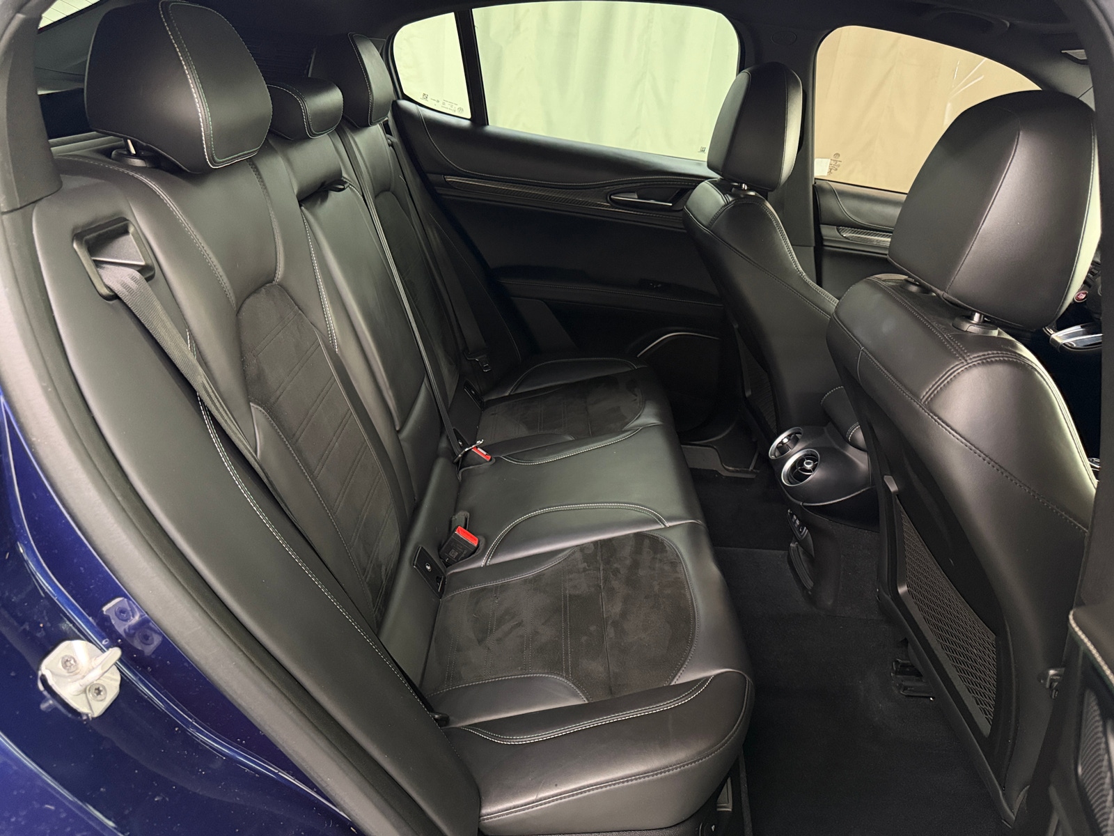 Thumbnail: 2019 Alfa Romeo Stelvio - 5