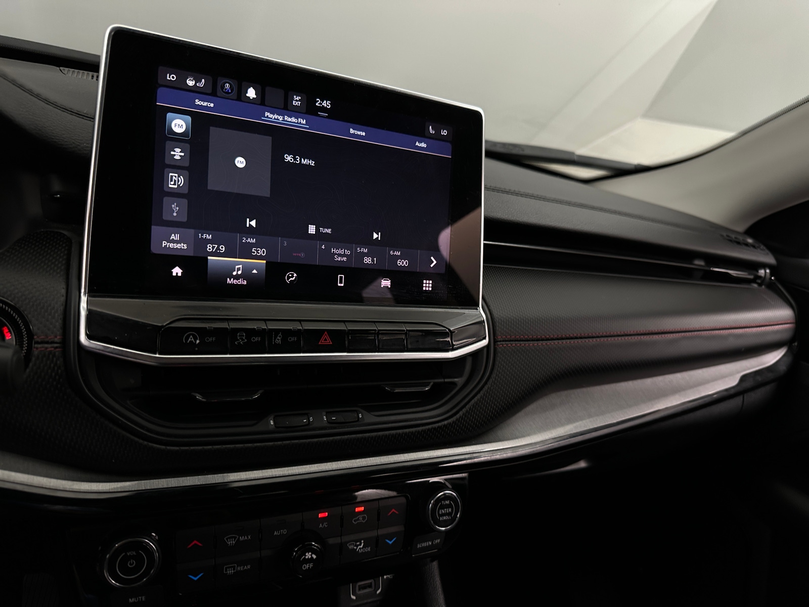 Thumbnail: 2022 Jeep Compass - 4