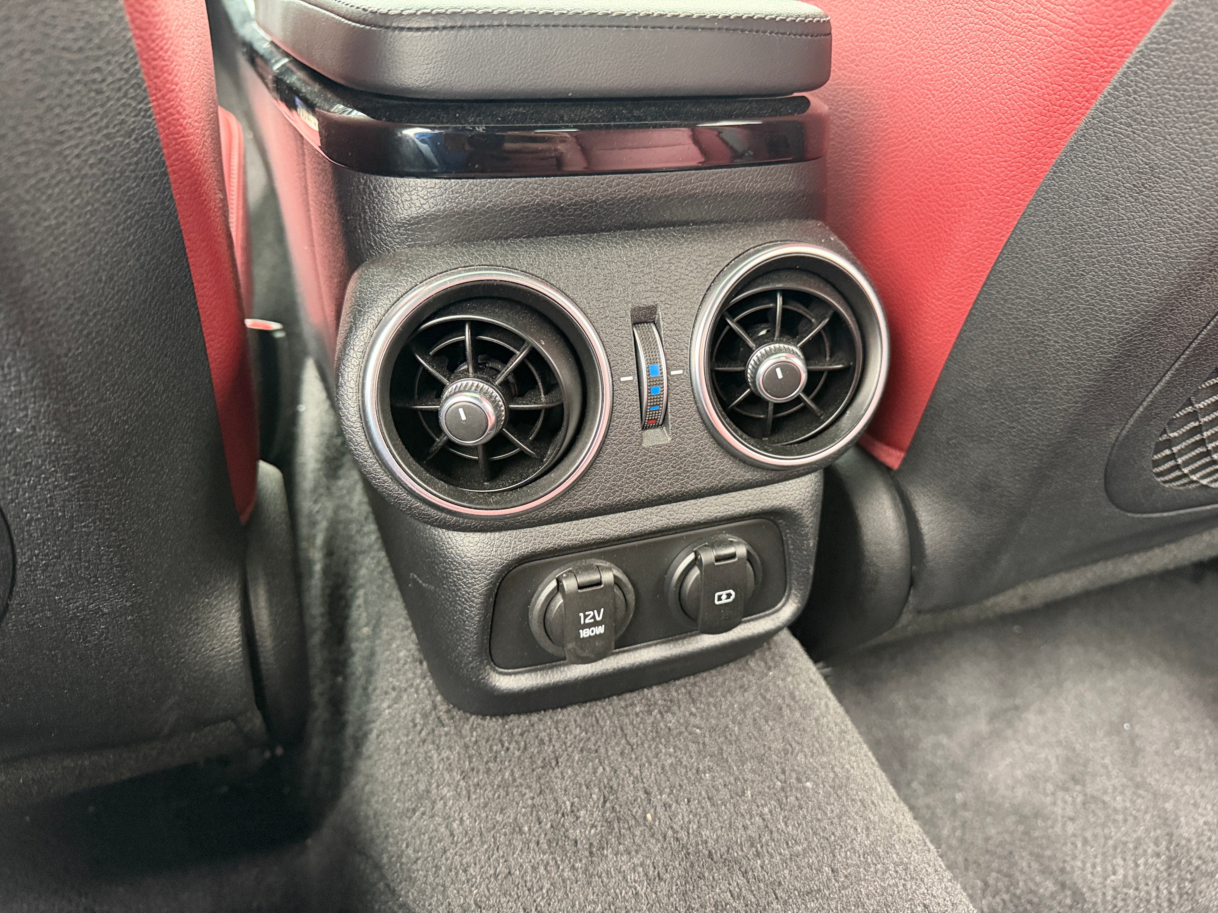 2023 Kia Stinger GT-Line - Photo 6