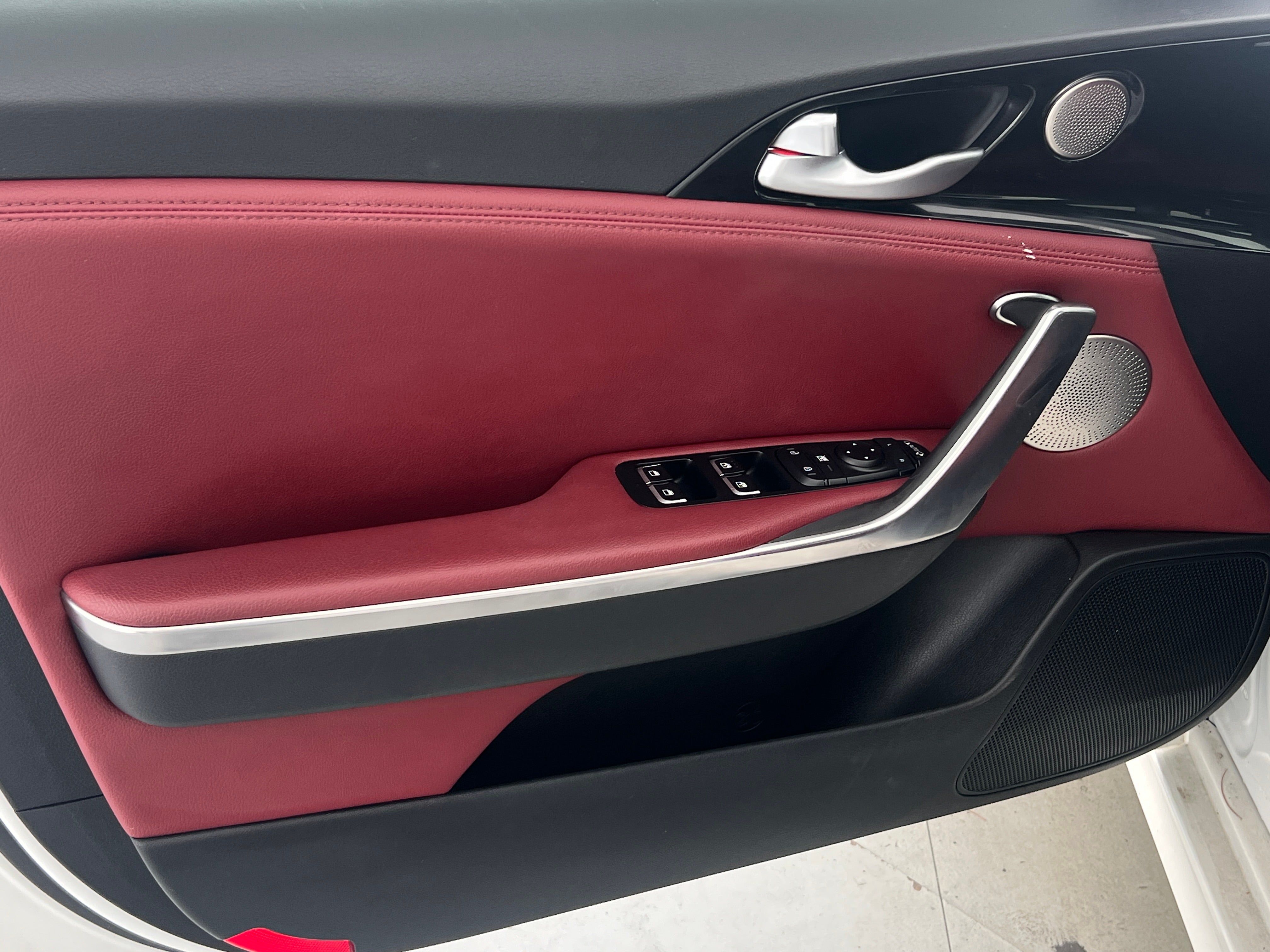 2023 Kia Stinger GT-Line - Photo 2