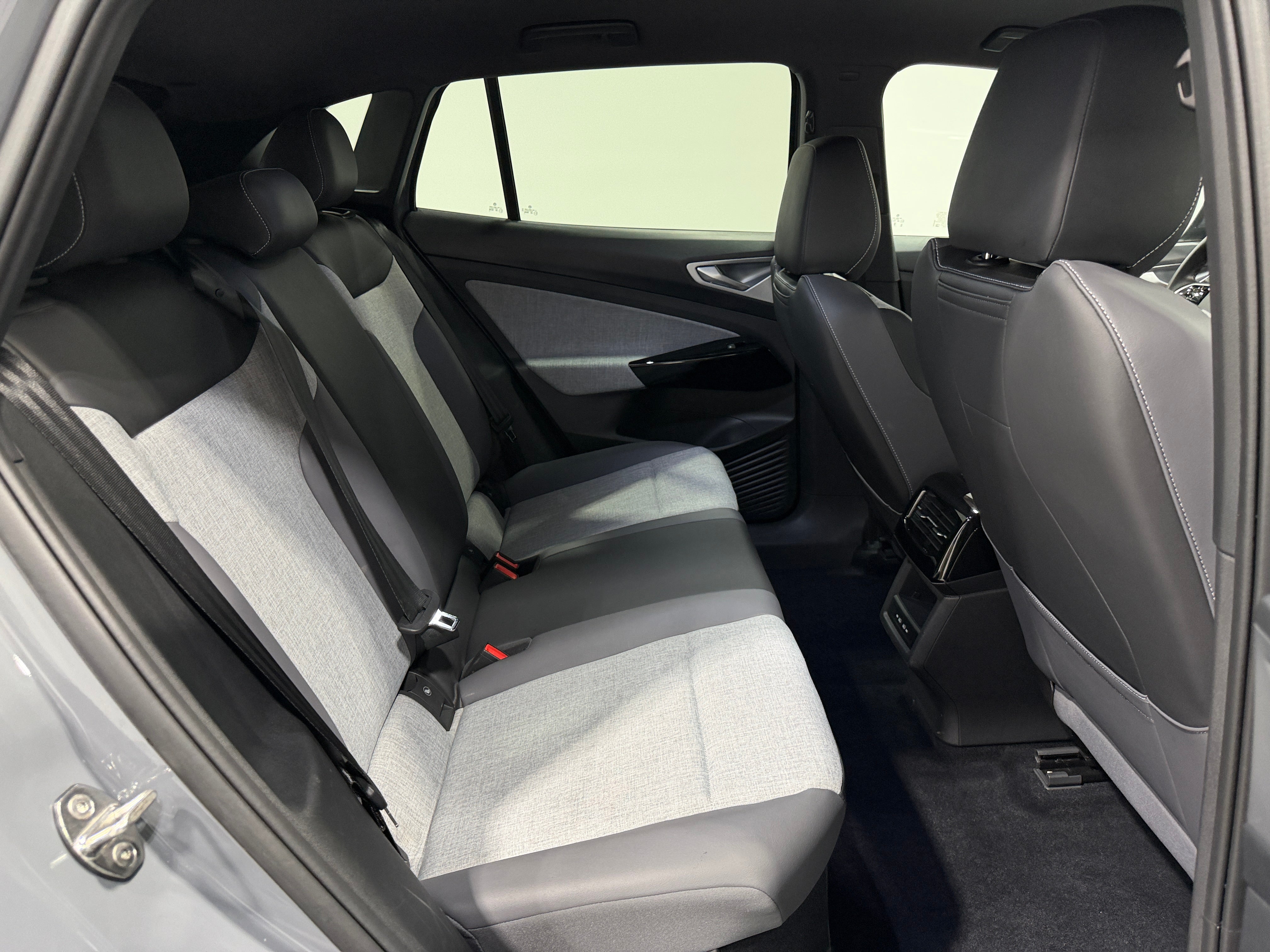 Used 2023 Volkswagen ID.4 PRO with VIN 1V2DNPE86PC034946 for sale in Auburn, WA
