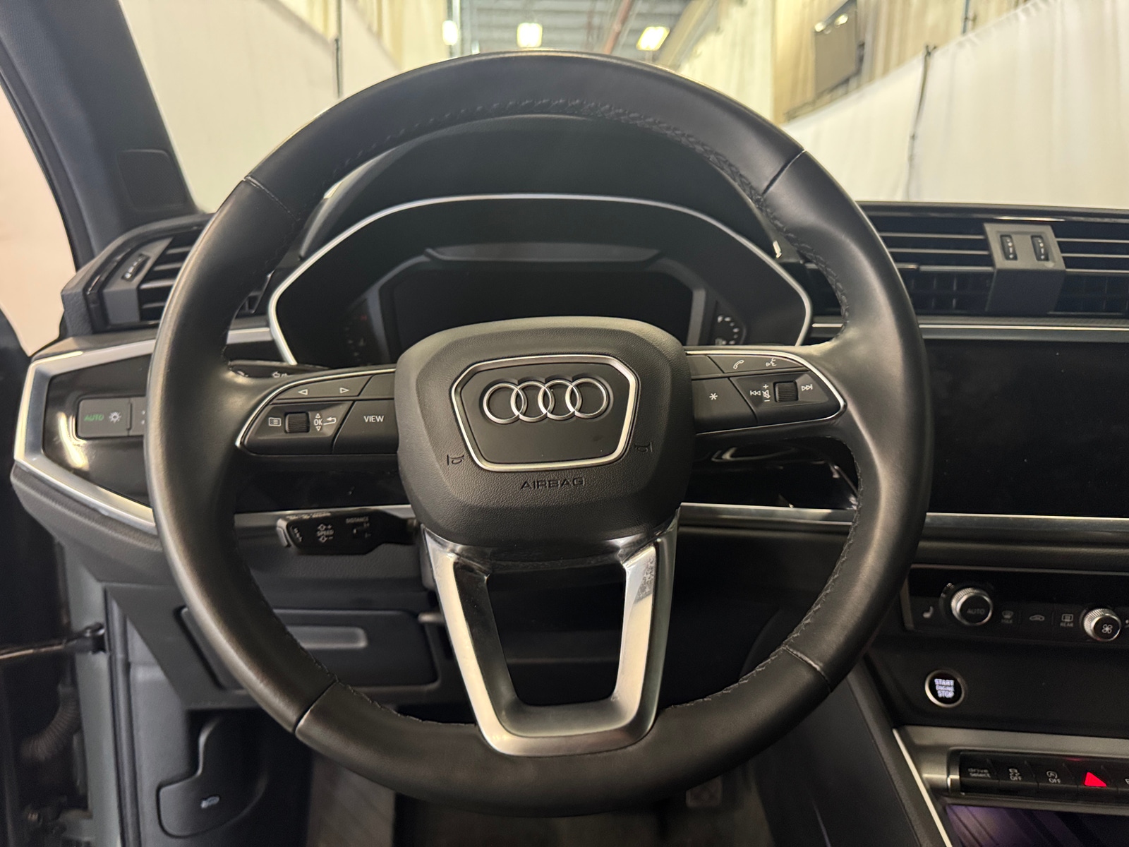 Thumbnail: 2024 Audi Q3 - 4