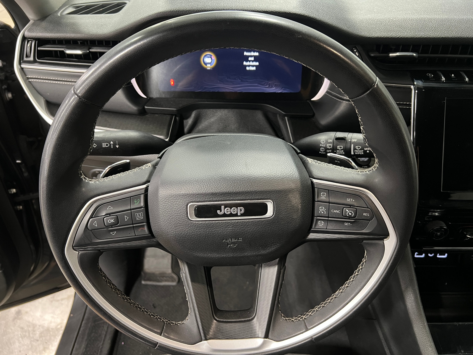 Thumbnail: 2023 Jeep Grand Cherokee L - 5
