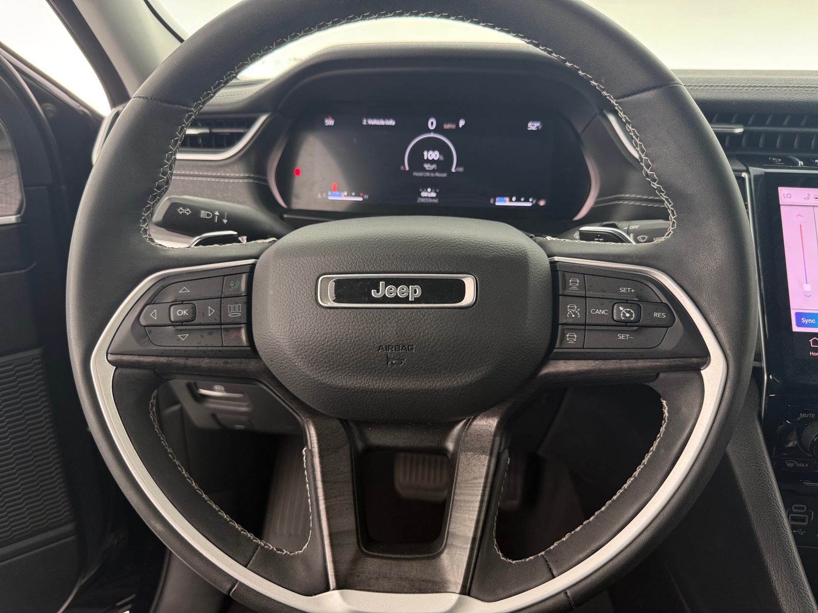 Thumbnail: 2023 Jeep Grand Cherokee - 4
