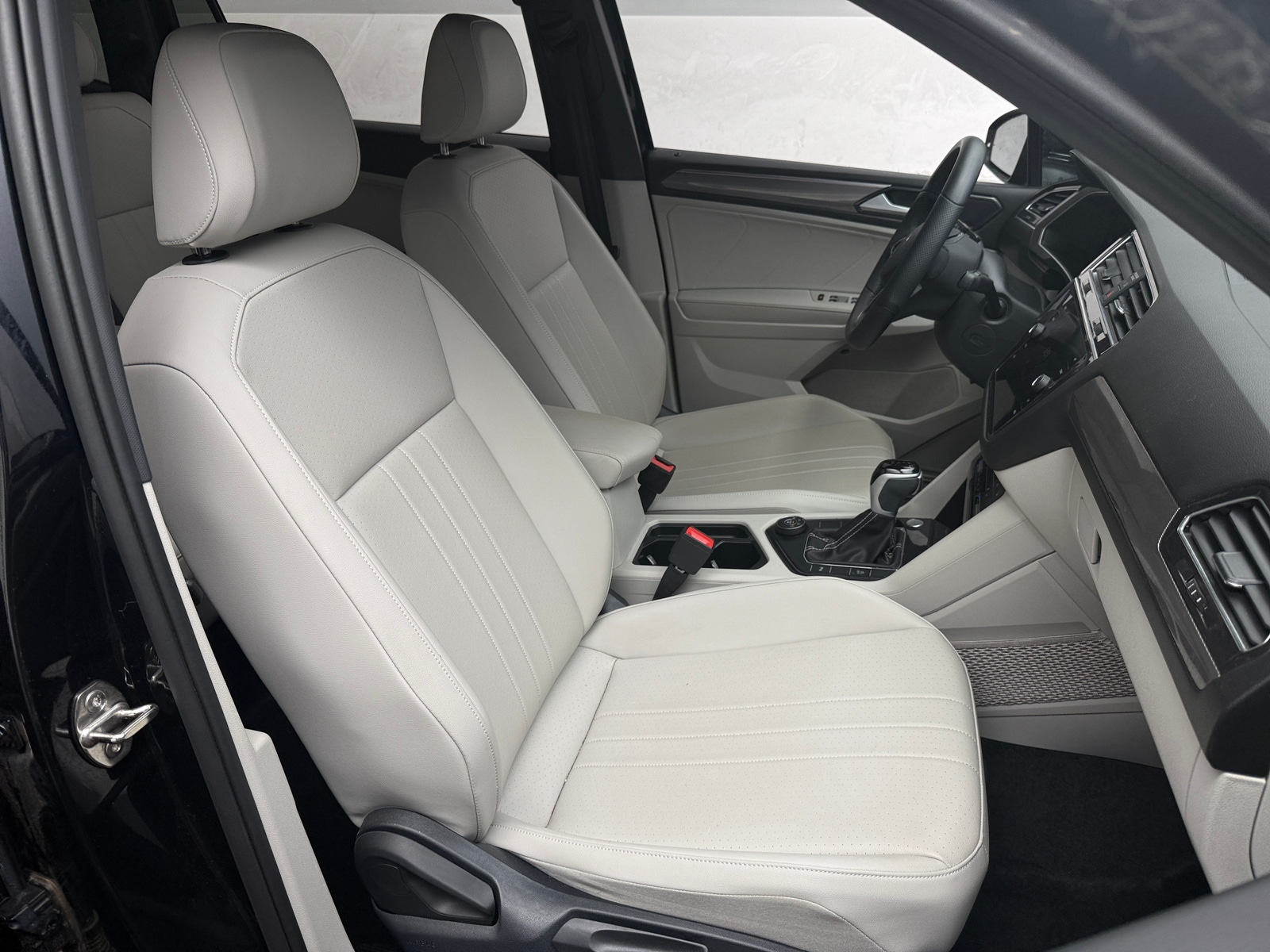 Thumbnail: 2024 Volkswagen Tiguan - 2