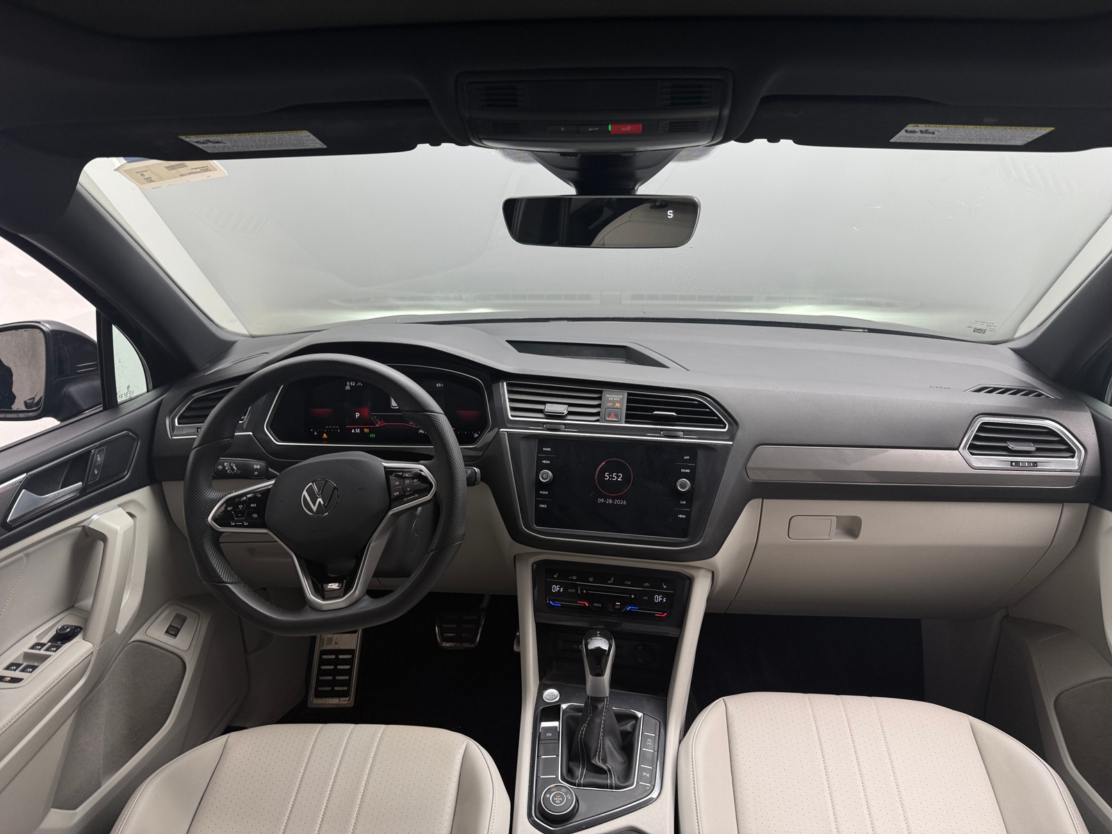 Thumbnail: 2024 Volkswagen Tiguan - 3