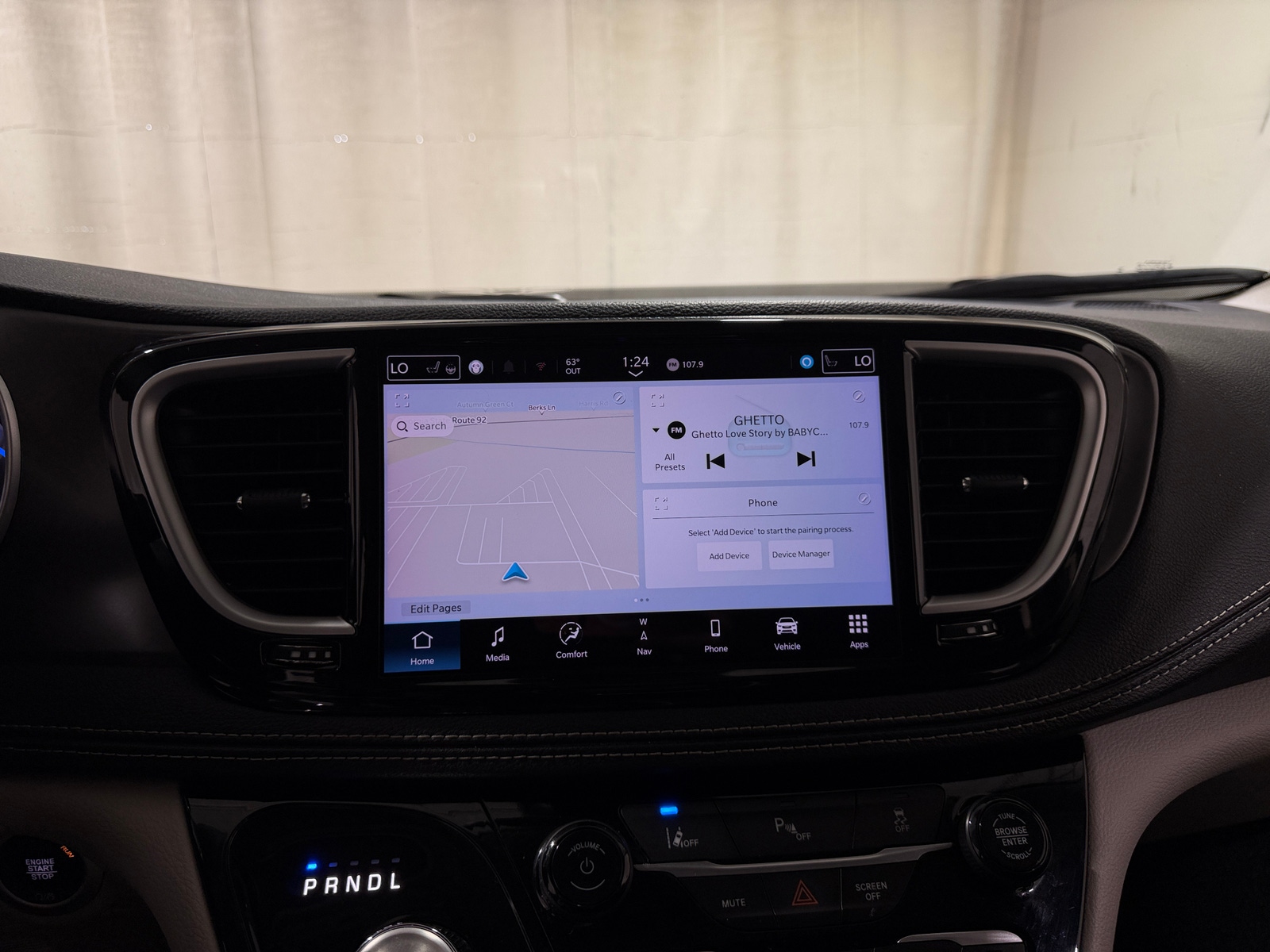 Thumbnail: 2024 Chrysler Pacifica - 3