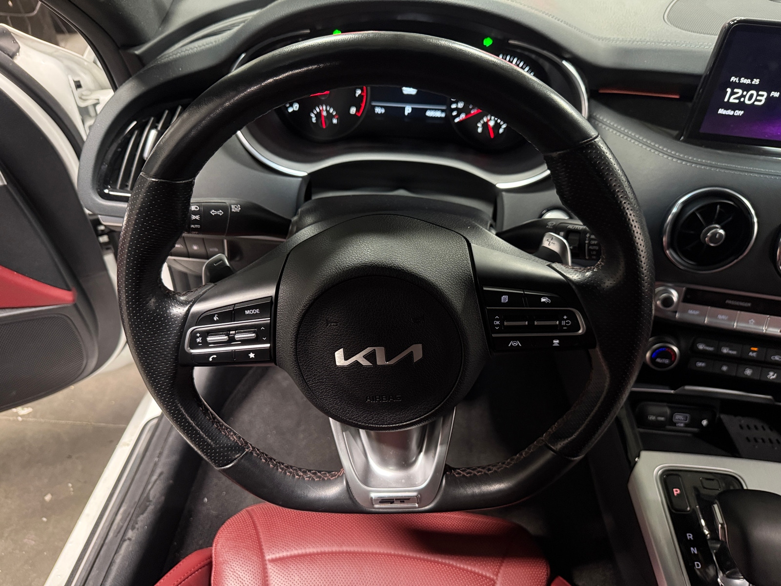 Thumbnail: 2023 Kia Stinger - 4