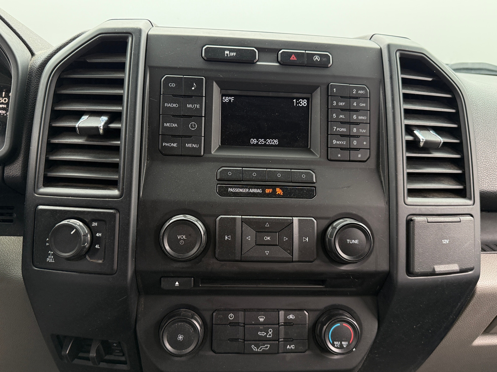 Thumbnail: 2015 Ford Econoline - 4