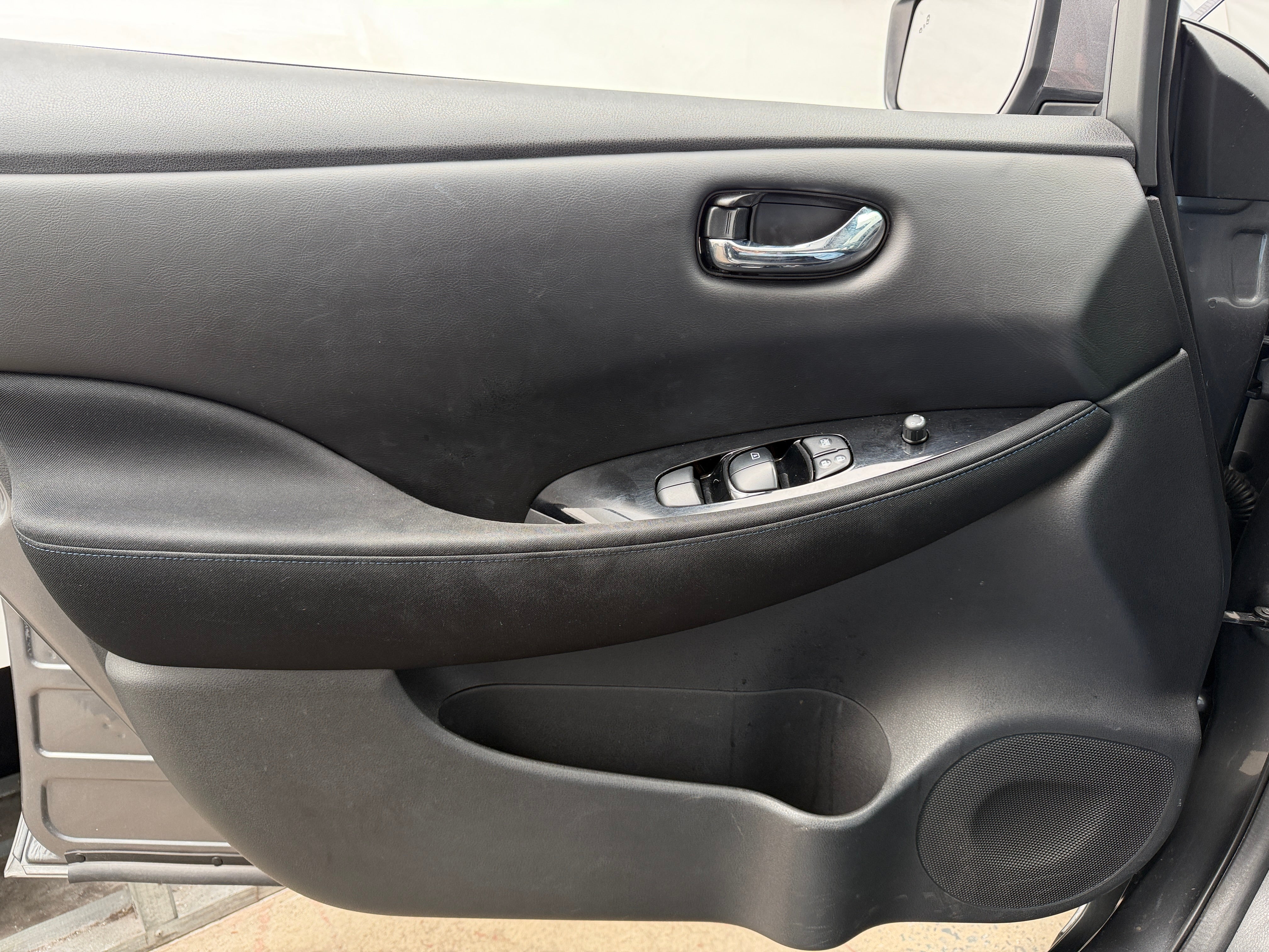 Used 2018 Nissan LEAF SV with VIN 1N4AZ1CP0JC309868 for sale in Auburn, WA