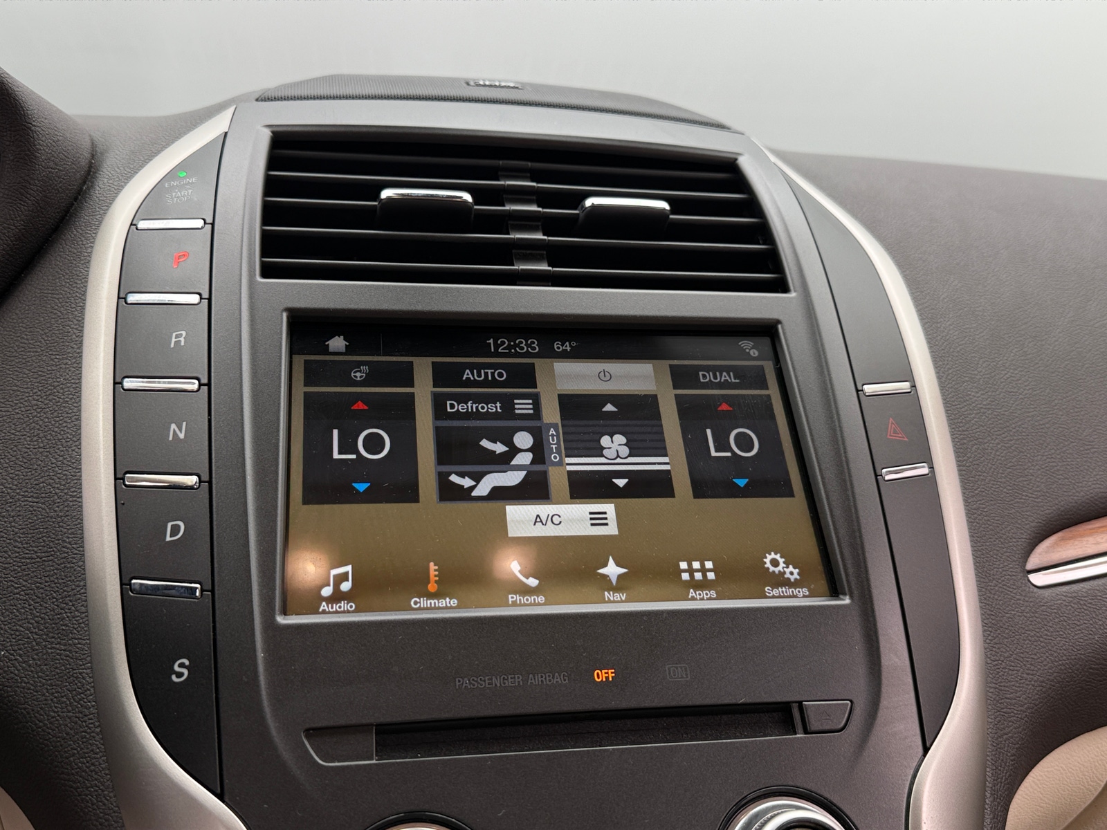 Thumbnail: 2016 Lincoln MKC - 3