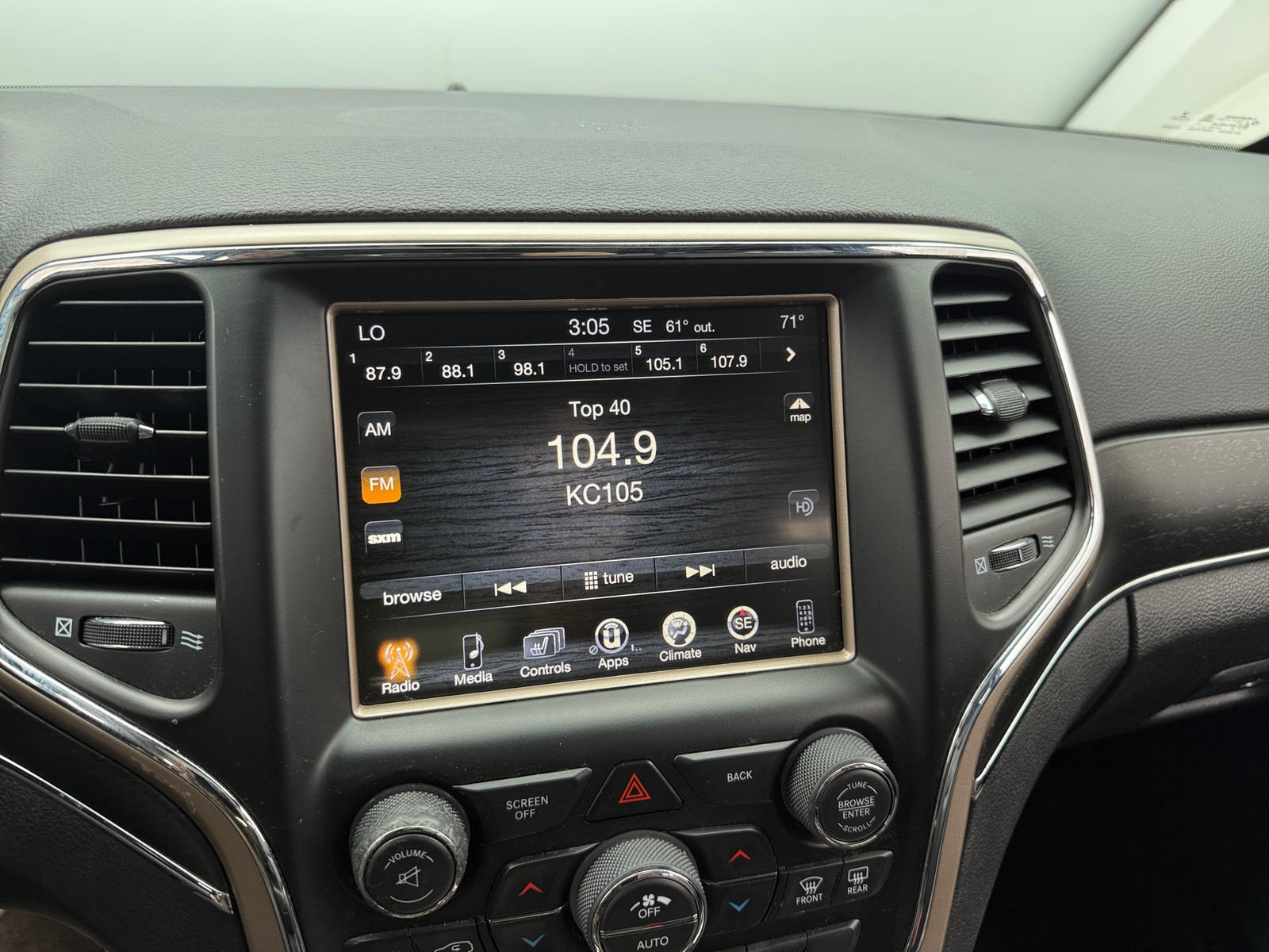 Thumbnail: 2017 Jeep Grand Cherokee - 3