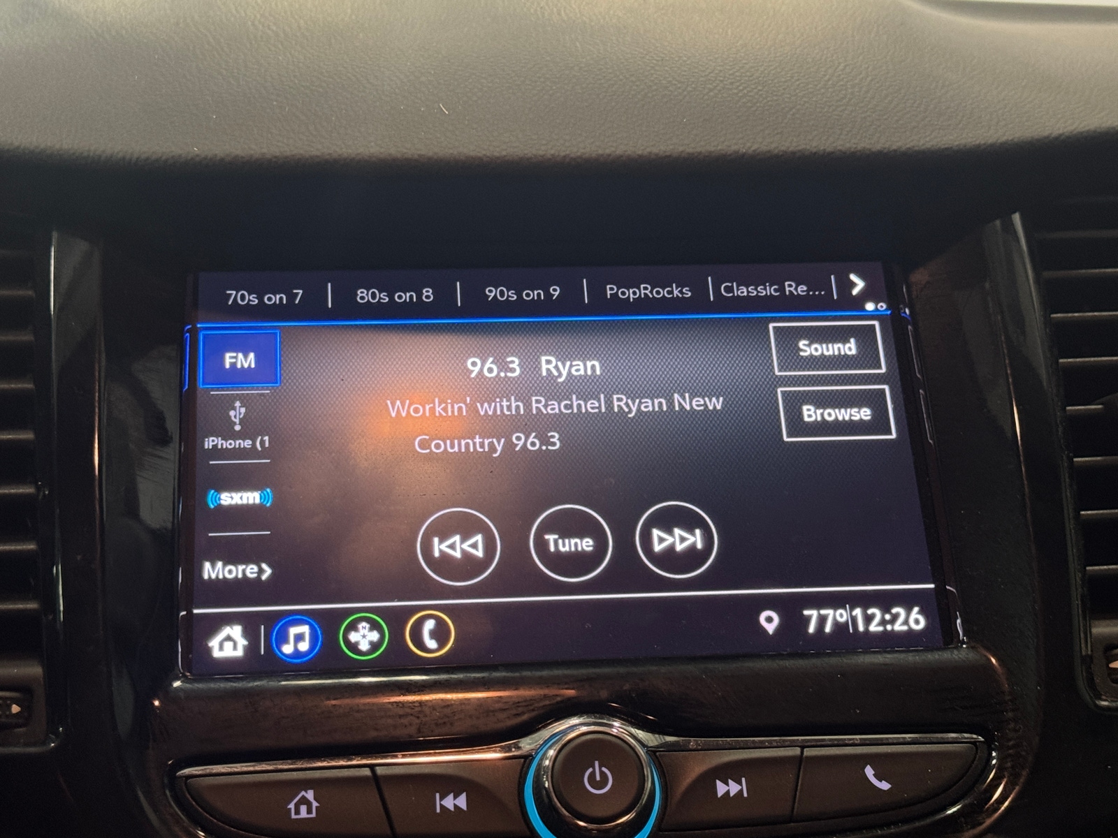 Thumbnail: 2021 Chevrolet Trax - 3