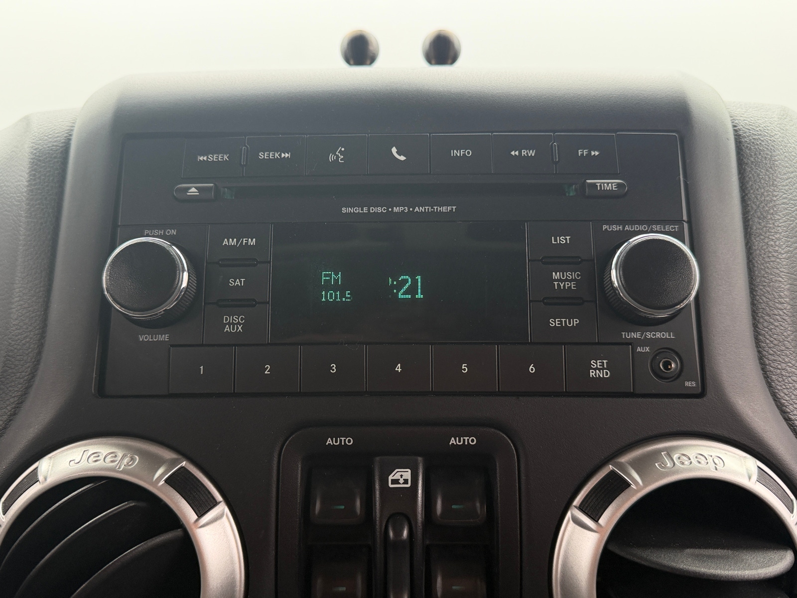 Thumbnail: 2017 Jeep Wrangler - 3