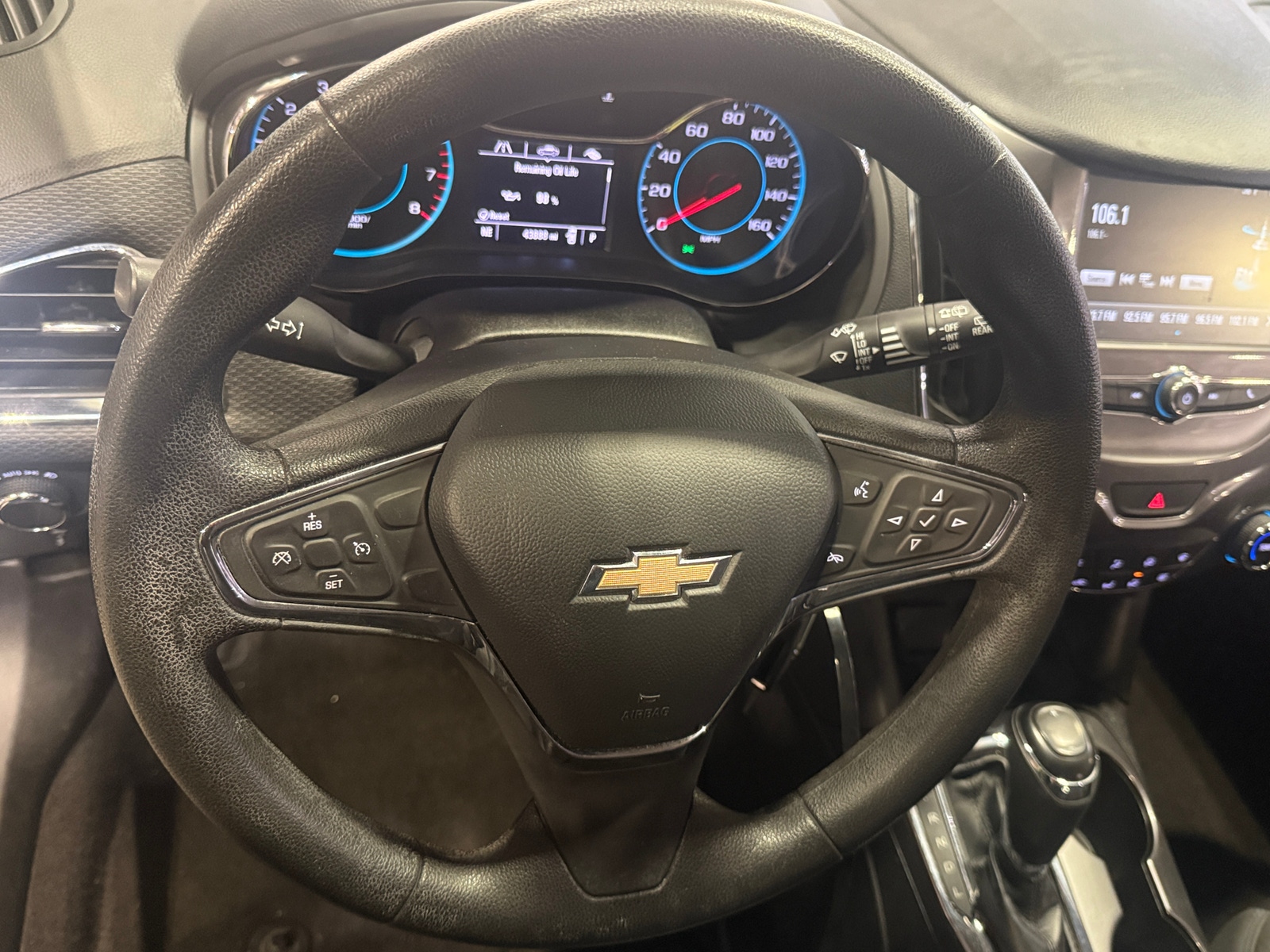 Thumbnail: 2017 Chevrolet Cruze - 5