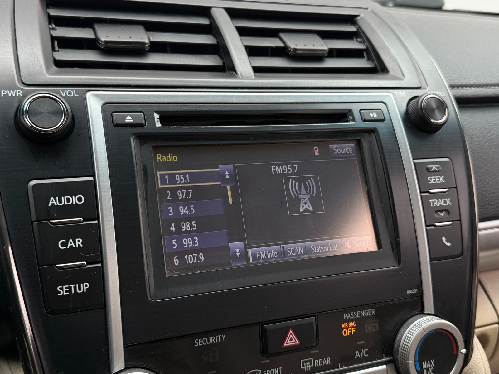 Thumbnail: 2014 Toyota Camry - 4