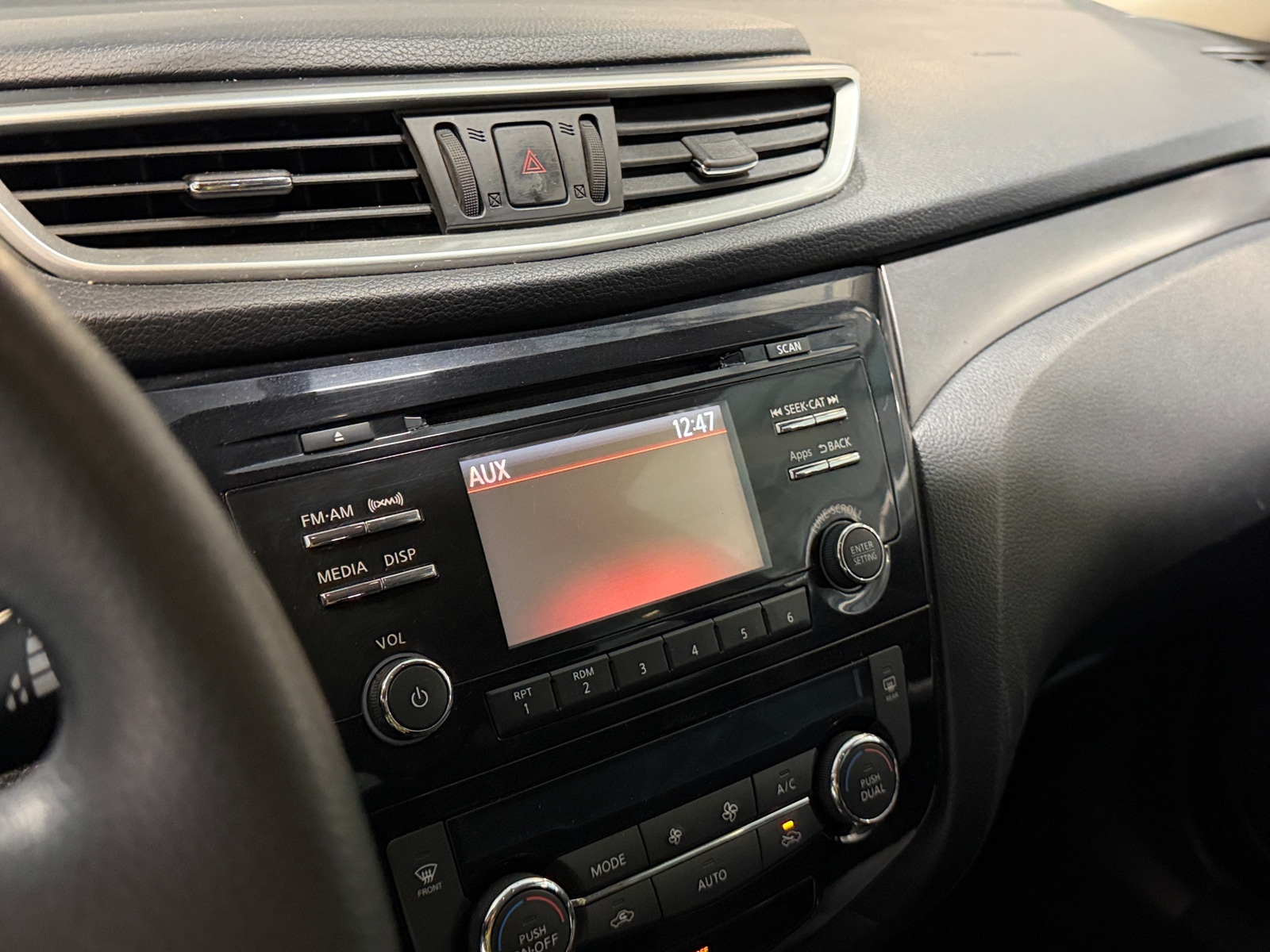 Thumbnail: 2016 Nissan Rogue - 4